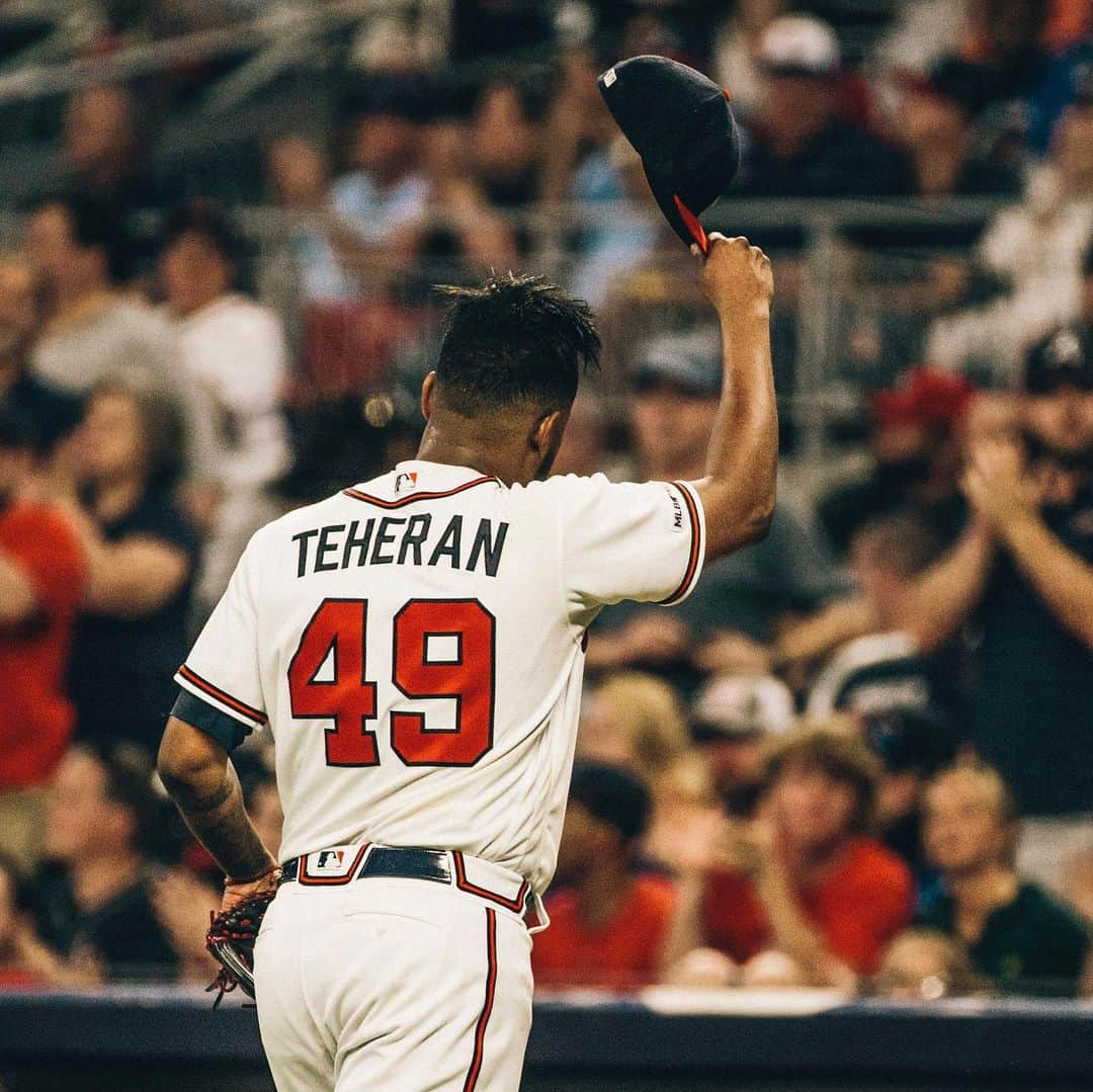 アトランタ・ブレーブスさんのインスタグラム写真 - (アトランタ・ブレーブスInstagram)「A well-deserved standing ovation for  @julioteheran! 👏👏👏 #ChopOn」5月17日 11時33分 - braves