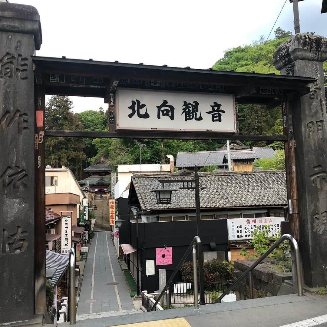 宇田恵菜さんのインスタグラム写真 - (宇田恵菜Instagram)「Bejoonsen.x 長野県の、信州の鎌倉と言われる別所温泉。 駅はすごくレトロで可愛かった😊  #motorbike #motorcycle #ridding #womanrider #rider #バイク #女性ライダー #バイカー #ソロツーリング #恵菜バイク #バイク女子 #バイク好き  #actresslife #女優 #地方ロケ #役者 #女性ライダー #バイク女子 #宇田恵菜 #W800 #kawasaki #kawasaki女子 #別所温泉」5月17日 12時05分 - ena2727