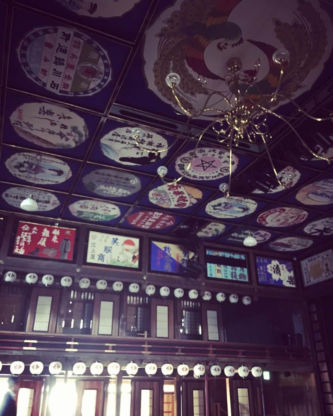 小林香さんのインスタグラム写真 - (小林香Instagram)「初八千代座。感激してます。奈落のひんやりした空気を浴びました。 #八千代座 #熊本 #山鹿市 #芝居小屋 #坂東玉三郎」5月17日 12時28分 - caori_covayashi