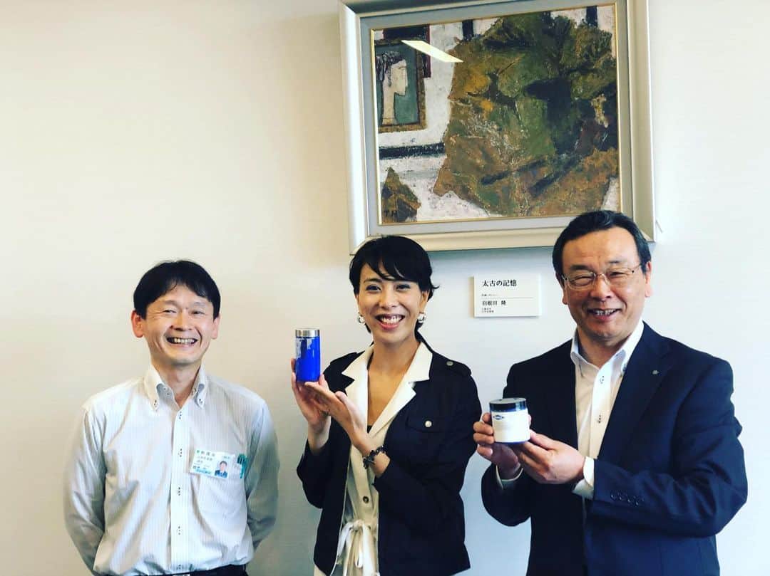 LOVEさんのインスタグラム写真 - (LOVEInstagram)「♪ #SOMABLUE 〜♪😊 相馬市副市長佐藤さんに会えた！ 「8年経ってなおありがとうございます」とこれまで #今日ここライブ を通して相馬の復興に心を寄せてくれたみなさまにもお言葉いただきましたので、ここに伝書鳩します🕊 企画政策課の渡邉さんもナイススマイル。  去年から共催してくれてる教育委員会、教育長にも会えた！  みなさん、「子どもたちのために」ってさらっと普通の会話で出てくる。トーンまでうまく伝えられなくて申し訳ないですが、本心なんだなーとふとした瞬間で思うのです。ステキな大人はたくさんいるのだと元子どもとして私も嬉しくなるのです🎉」5月17日 12時21分 - loveyanen_official