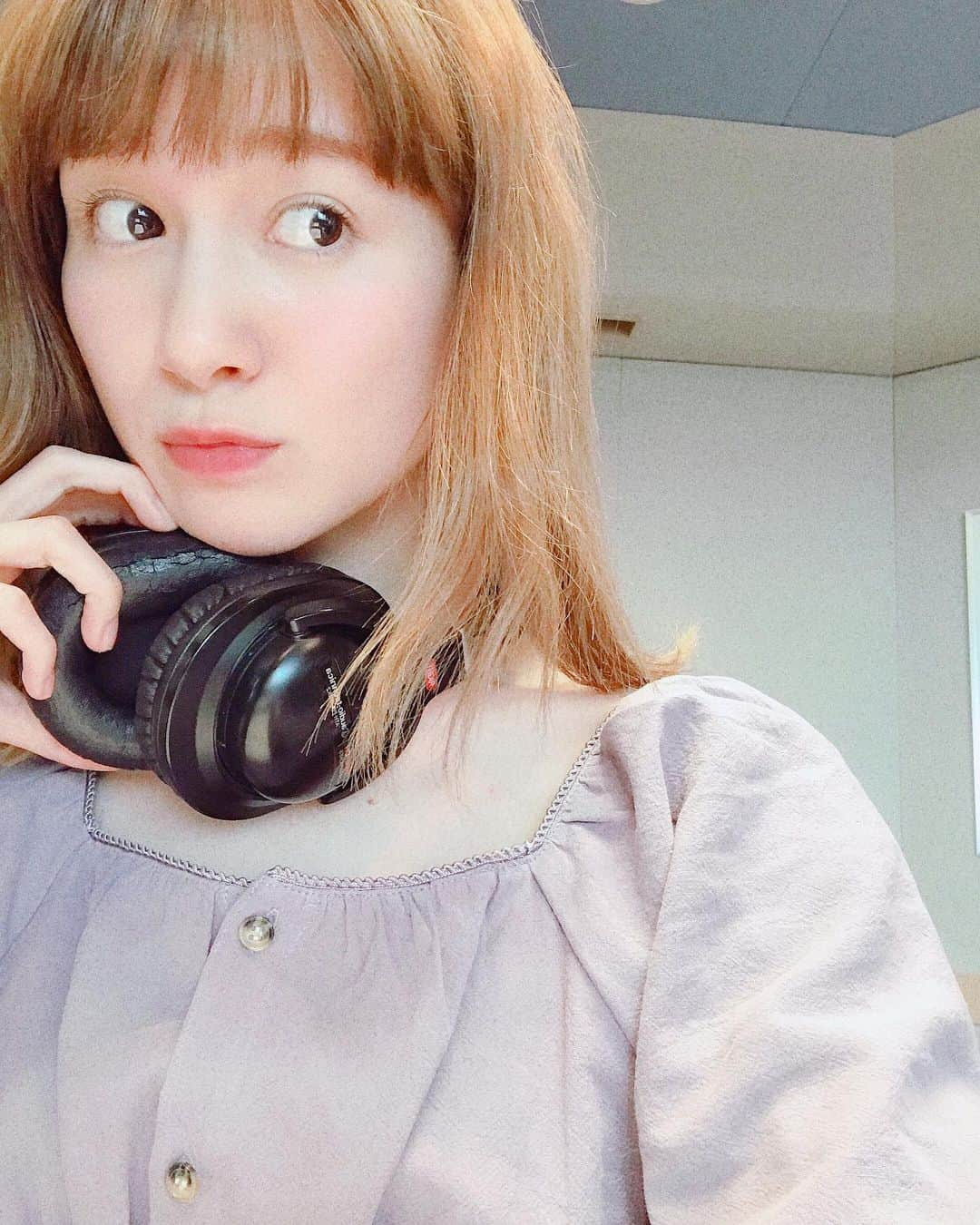 岡田ロビン翔子さんのインスタグラム写真 - (岡田ロビン翔子Instagram)「生放送中は生放送に夢中で更新を忘れる」5月17日 12時37分 - i_am_robin0315