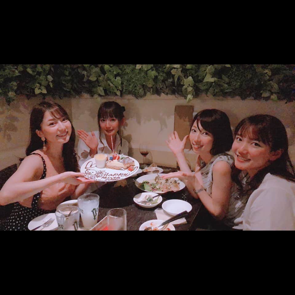 堀尾実咲のインスタグラム：「お誕生日会してくれたよ🥰💓 れいちぇるさん❤︎まっち❤︎れんれん❤︎ ありがとう🤤🍎」