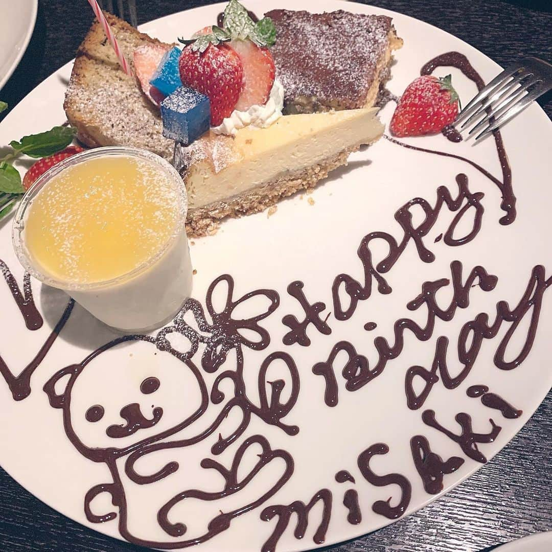 堀尾実咲さんのインスタグラム写真 - (堀尾実咲Instagram)「お誕生日会してくれたよ🥰💓 れいちぇるさん❤︎まっち❤︎れんれん❤︎ ありがとう🤤🍎」5月17日 12時46分 - misaki.horio