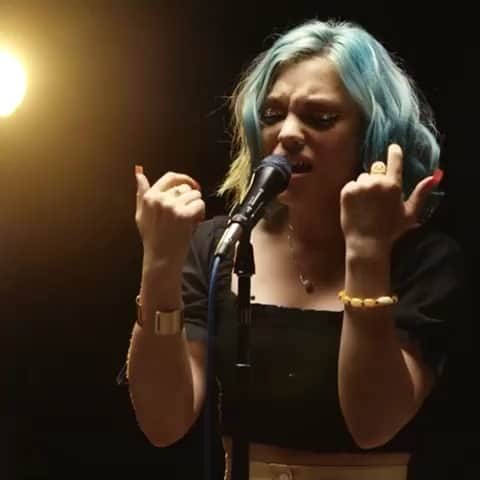 HEY VIOLETのインスタグラム：「it’s out now!!! we had so much fun playing to those of you who came to our lil show and we’re glad we get to show the rest of the world now! swipe up on our story to watch!! https://heyviolet.lnk.to/bbmlivevid」