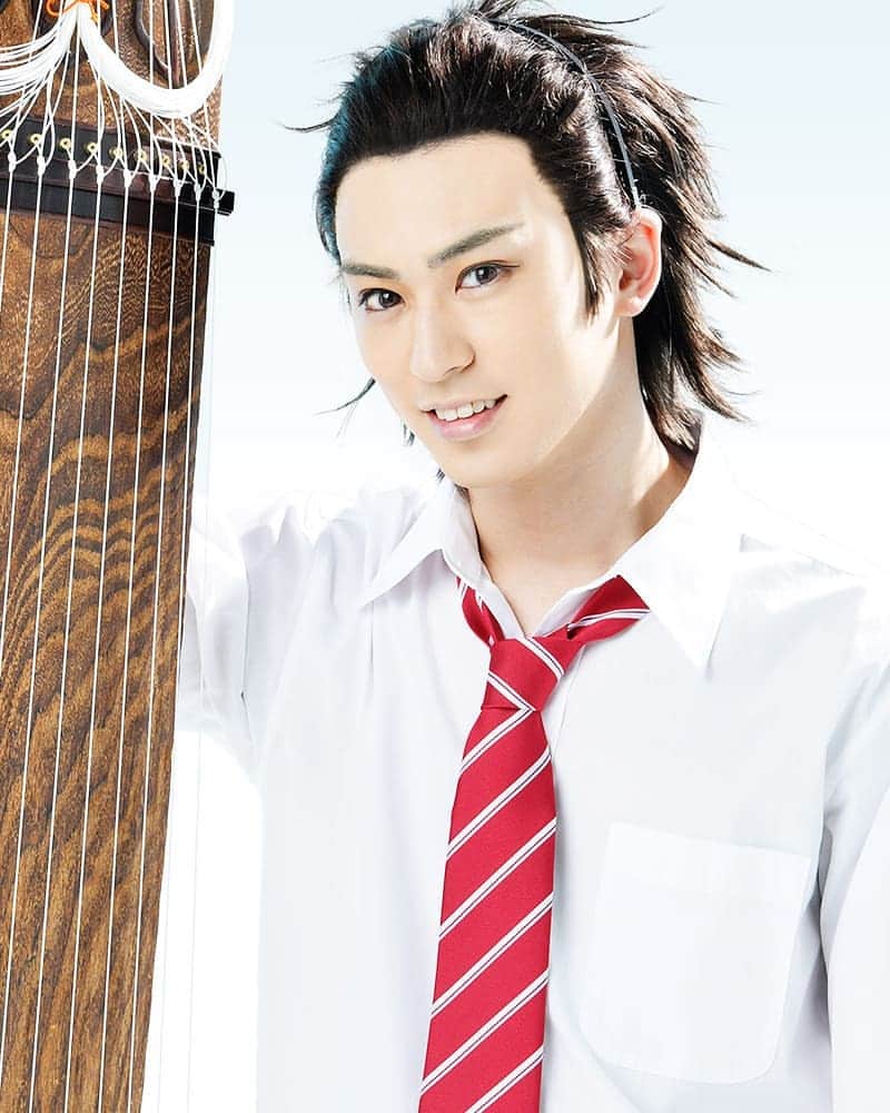 塩田康平のインスタグラム：「舞台「この音とまれ」 足立実康役で出演決定！  宜しくお願いいたします。  http://officeendless.com/sp/konooto/  #この音ステ #塩田康平 #お筝 #生演奏 #ロン毛 #東京福岡大阪」