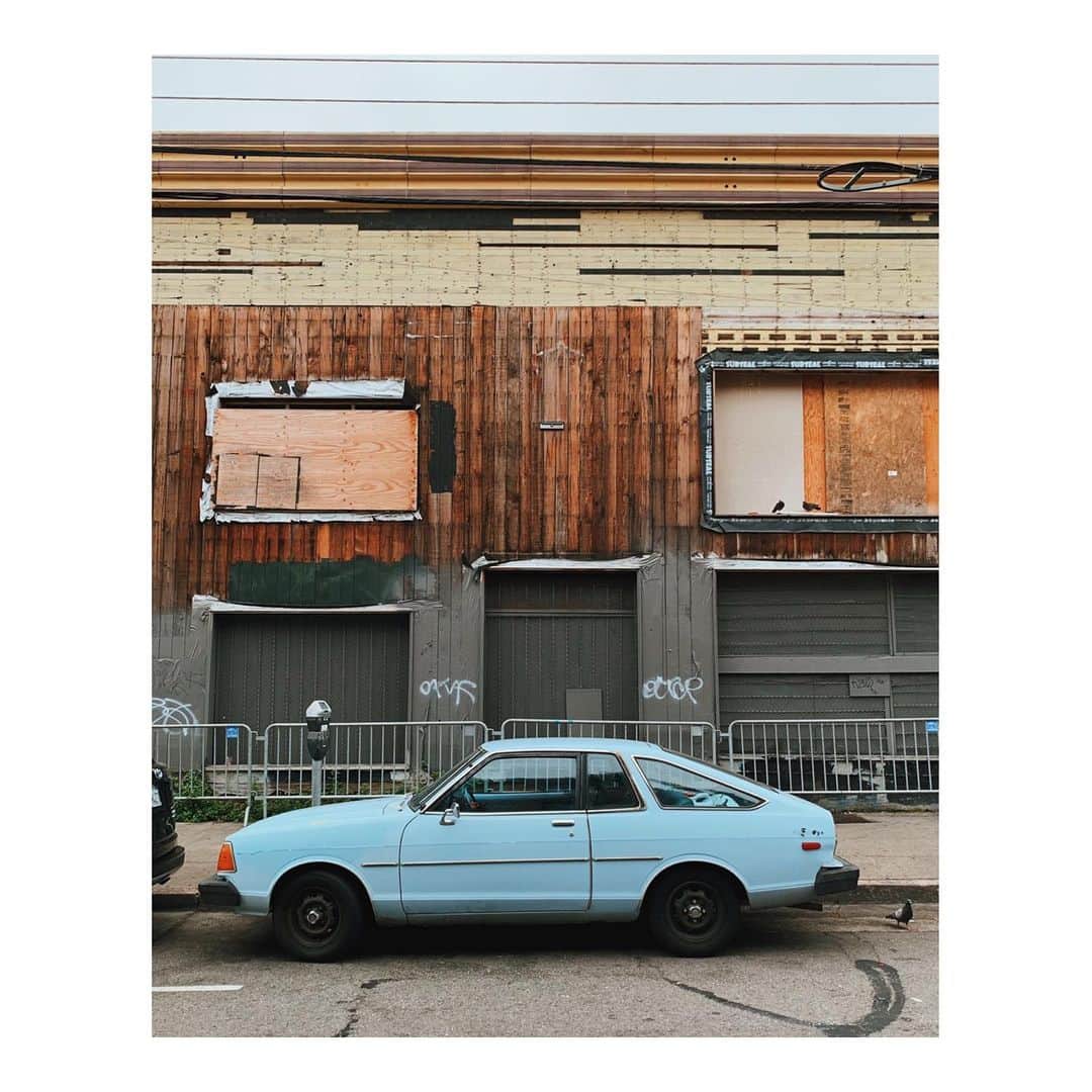 Melissa Santiagoのインスタグラム：「Just a cute lil hatchback. #AutosOfTheMission #datsun210」