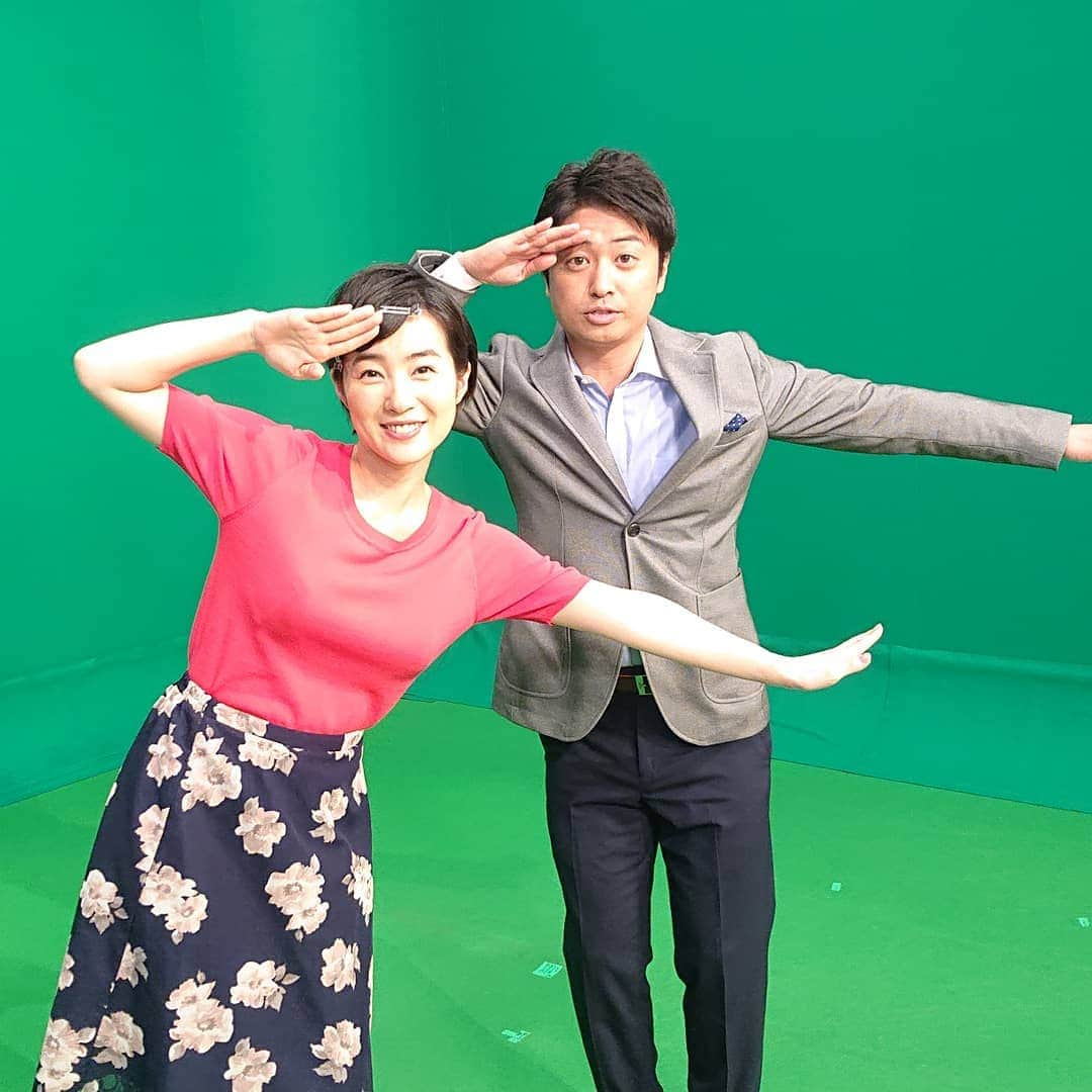 中京テレビ「キャッチ！」さんのインスタグラム写真 - (中京テレビ「キャッチ！」Instagram)「📷#たまにはこんなオフショット ﻿﻿﻿ ﻿﻿ (*’-’).。o○(最近、スタジオの様子を見に行ってなかったので…) ﻿﻿﻿﻿﻿﻿ #オフショットを撮るつもりが﻿ #急に始まった﻿ #プリクラポーズといえば？﻿ポーズ披露 #みんなのプリクラポーズは？ .﻿﻿﻿﻿﻿﻿﻿﻿﻿﻿﻿﻿﻿﻿﻿﻿ .﻿﻿﻿﻿﻿﻿﻿﻿﻿﻿﻿﻿﻿﻿﻿﻿﻿ .﻿﻿﻿﻿﻿﻿﻿﻿﻿﻿﻿﻿﻿﻿﻿﻿﻿ .﻿﻿﻿﻿﻿﻿﻿﻿﻿﻿﻿﻿﻿﻿﻿﻿﻿ #ctvcatch 📺月～金曜日午後3時48分から生放送﻿﻿﻿﻿﻿﻿﻿﻿﻿﻿﻿﻿﻿﻿﻿﻿﻿ #中京テレビ﻿﻿﻿ #佐野祐子 #鈴木康一郎﻿﻿﻿﻿ #さのすず﻿ .﻿﻿﻿﻿﻿﻿﻿﻿﻿﻿﻿﻿﻿﻿ .﻿﻿﻿﻿﻿﻿﻿﻿﻿﻿﻿﻿﻿﻿﻿﻿﻿ 👀目撃情報などはプロフィールのリンク内『投稿BOX』へ﻿﻿﻿﻿﻿﻿﻿﻿﻿﻿﻿﻿﻿﻿﻿﻿﻿ 🐦Twitter→@ctvcatch」5月17日 13時40分 - ctvcatch