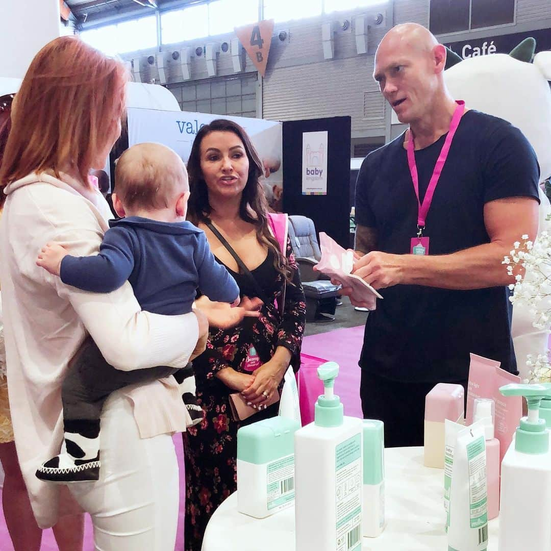 マイケル・クリムさんのインスタグラム写真 - (マイケル・クリムInstagram)「Great to be at the @pbcexpo today spreading some @milkandco love! #milkandco #everydayjoy #Australianmade #baby #woman #skincare」5月17日 13時43分 - michaelklim1