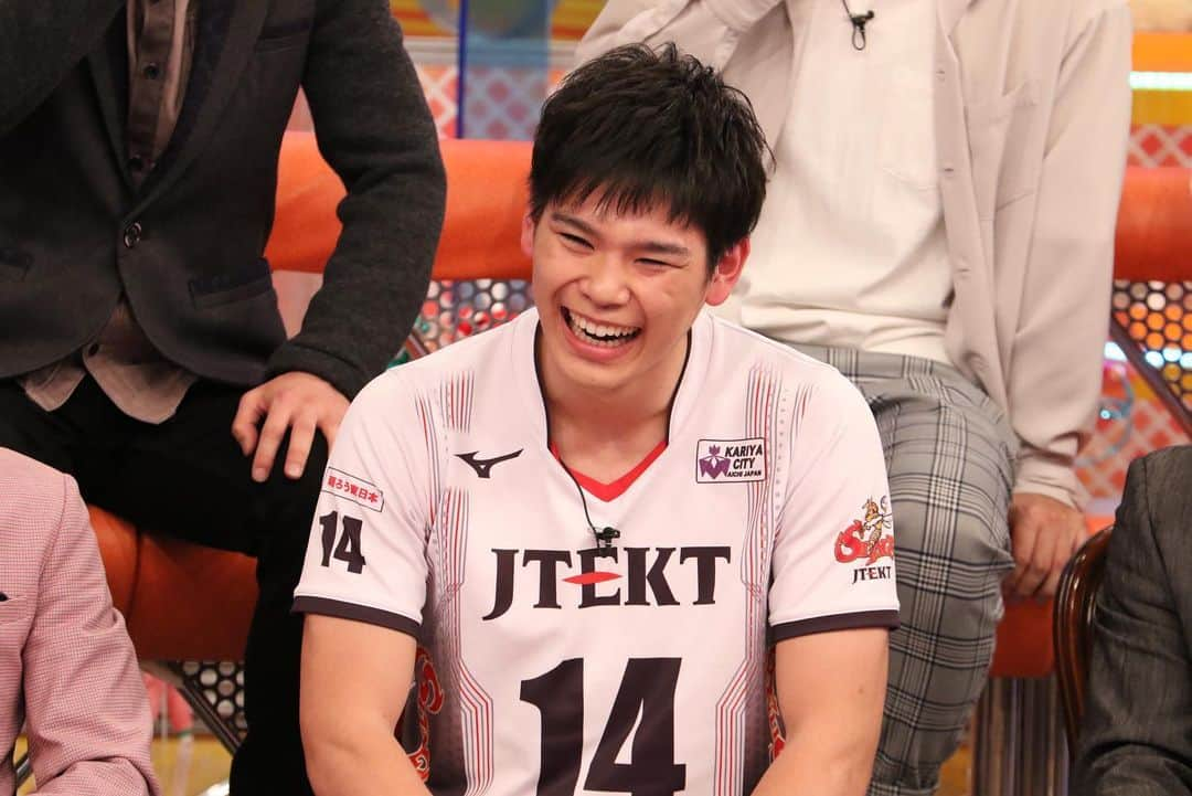 フジテレビ★バレーボールさんのインスタグラム写真 - (フジテレビ★バレーボールInstagram)「今週の #ジャンクSPORTS は｢大記録のウラ側2時間SP✨｣ 一昨年 #Vリーグ 男子最年少出場、日本代表でも大活躍‼️今年最大の大会 #ワールドカップバレー へ要注目！ #西田有志 選手が登場🏐 小中学校時代の驚きの伝説とは❓驚異のジャンプ力&筋肉も要CHECK💪 5月19日夜7時からフジテレビ系列で放送📺 http://www.fujitv.co.jp/junksports/index.html」5月17日 13時50分 - fujitv_volleyball