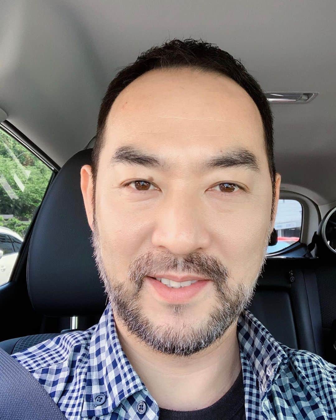 福井晶一さんのインスタグラム写真 - (福井晶一Instagram)「散髪して愛車の６ヶ月点検も済ませて気持ちもすっきり✨  #レミゼラブル  #オフ #散髪 #ほぼ坊主 #愛車 #6ヶ月点検」5月17日 14時04分 - shoichi.fukui