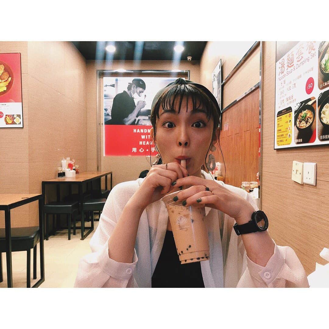 松井貴香さんのインスタグラム写真 - (松井貴香Instagram)「- - 昨日もタピオカ 今日もタピオカ 明日もタピオカ - #0517 #香港 #タピオカ #珍珠奶茶 #毎日タピオカ #hongkong #everyday #drink #bubbletea  #favorite  #me #followme  #like4like  #instagood」5月17日 14時46分 - kiko414_m