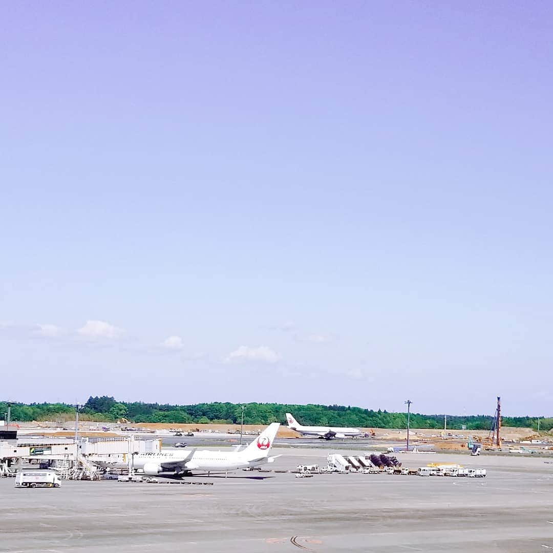 東京観光専門学校さんのインスタグラム写真 - (東京観光専門学校Instagram)「エアラインサービス学科担当です🛫 本日は成田空港の企業訪問に来ました。 みなさんの夢の実現のために、 地道に頑張ってます💪✨ #エアライン #エアラインスクール #キャビンアテンダント #グランドスタッフ #グランドハンドリング #エアライン就活 #専門学校 #CA」5月17日 14時52分 - tokan_1967