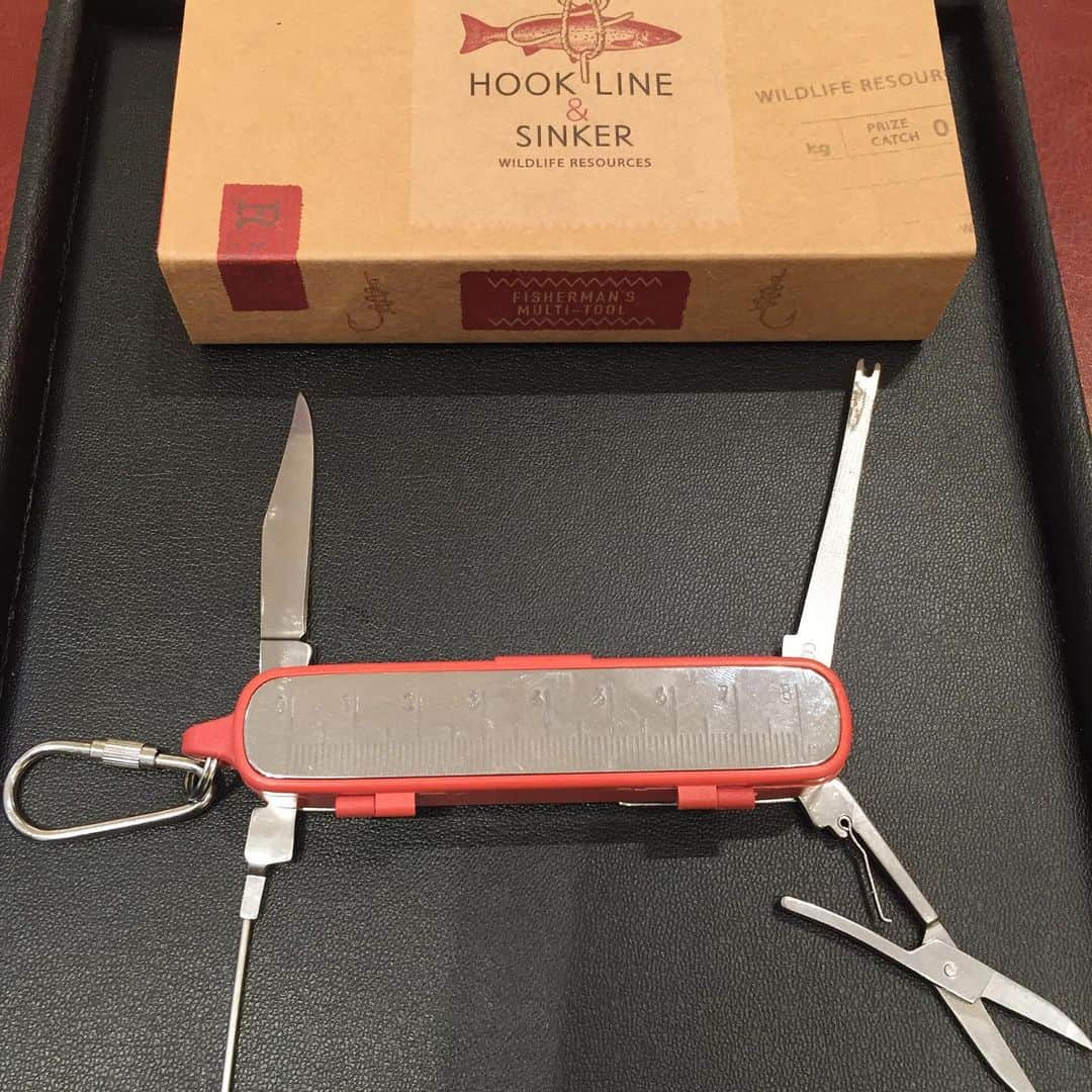 Omotecho Style Storeさんのインスタグラム写真 - (Omotecho Style StoreInstagram)「フィッシャーマンズ マルチツール Fisherman’s Multi-Tool  釣り好きの方へのプレゼントにぴったりです。  ワイルド&ウルフ Wild&Wolf ¥2,800(税抜)  #釣り好き#プレゼント#父の日#便利ツール#表町#表町スタイルストア#フィッシングツール#伊東屋  ワイルド&ウルフ」5月17日 15時14分 - omotechostylestore