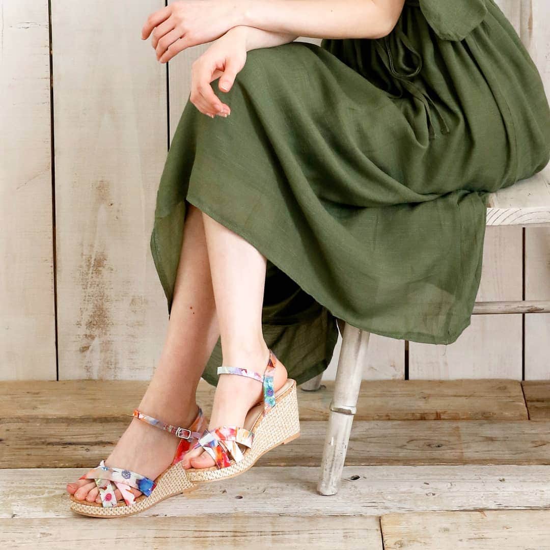 VIVIAN Collectionのインスタグラム