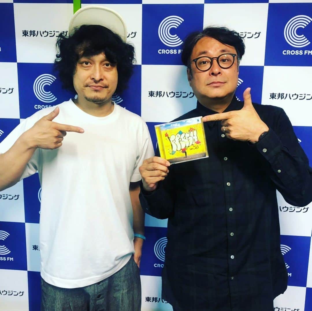栗田善太郎のインスタグラム：「今夜はCROSS FM URBAN DUSKにミスターCIRCLE 高田漣さんに来て頂きましたよ。アルバムFRESH！ フルーツ宅配便のエンディングソレイユのセルフカバーや、はいからはくちも目立ちますが、、その他の曲も素晴らしいので是非！CIRCLE'19では明日は 前川清さんのステージと 明後日大トリ細野さんのステージに漣くんが居ます！」