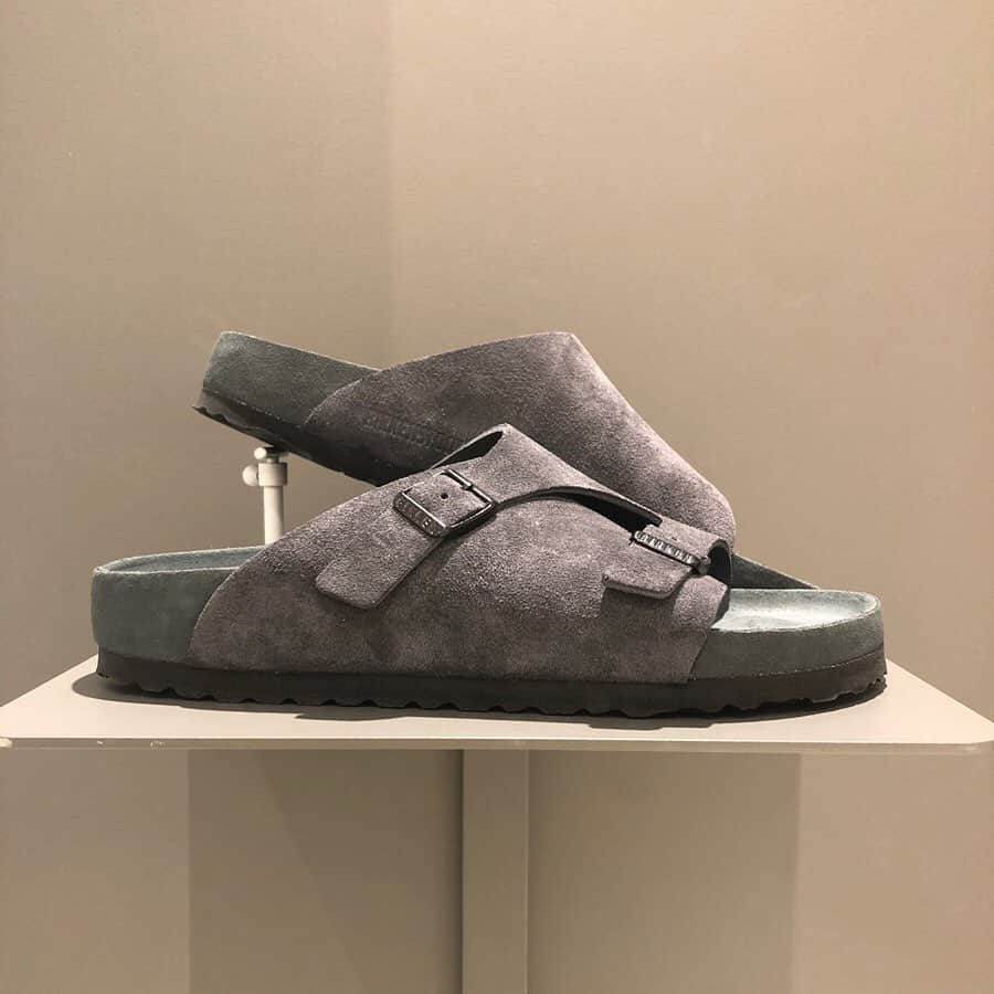 BEAMS JAPANさんのインスタグラム写真 - (BEAMS JAPANInstagram)「＜BIRKENSTOCK＞×＜BEAMS＞ Mens ZURICH SUEDE EXQUISITE BEAMS JAPAN 3F @beams_japan @birkenstock @beams_mens_casual #birkenstock #zurich #exquisite #sandals #beams #beamsjapan #beamsjapan3rd Instagram for New Arrivals Blog for Recommended Items #japan #tokyo #shinjuku #mensfashion #womensfashion #日本 #東京 #新宿 #ファッション#メンズファッション #ウィメンズファッション #ビームス #ビームスジャパン」5月17日 20時40分 - beams_japan