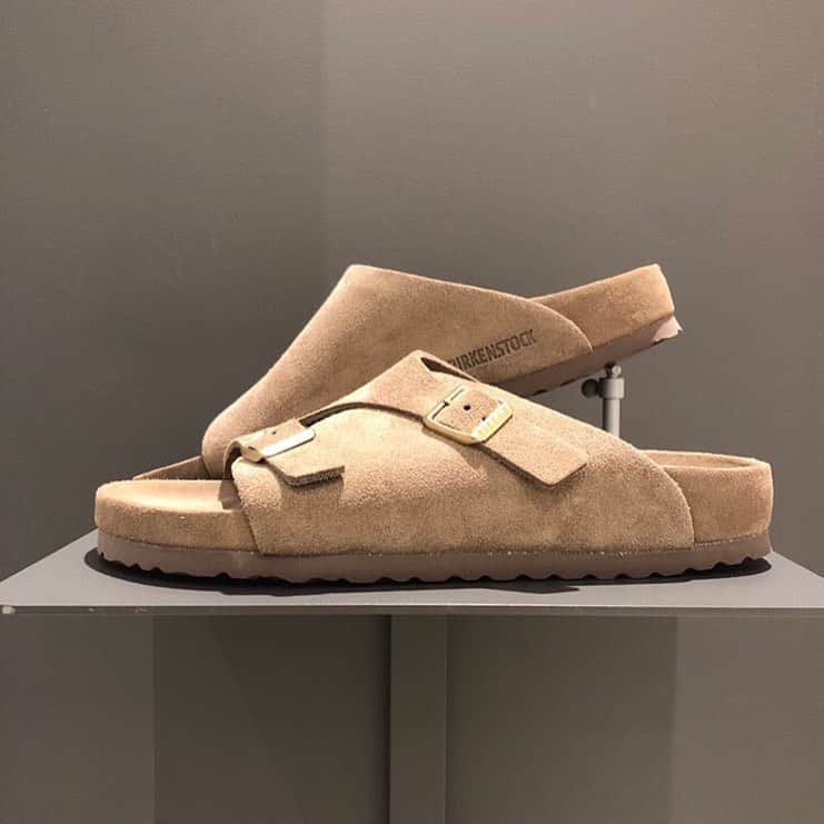 BEAMS JAPANさんのインスタグラム写真 - (BEAMS JAPANInstagram)「＜BIRKENSTOCK＞×＜BEAMS＞ Mens ZURICH SUEDE EXQUISITE BEAMS JAPAN 3F @beams_japan @birkenstock @beams_mens_casual #birkenstock #zurich #exquisite #sandals #beams #beamsjapan #beamsjapan3rd Instagram for New Arrivals Blog for Recommended Items #japan #tokyo #shinjuku #mensfashion #womensfashion #日本 #東京 #新宿 #ファッション#メンズファッション #ウィメンズファッション #ビームス #ビームスジャパン」5月17日 20時41分 - beams_japan