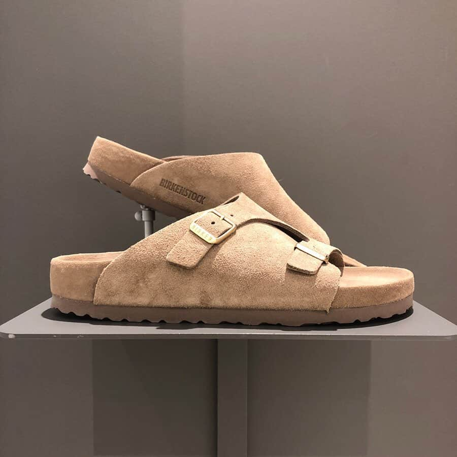 BEAMS JAPANさんのインスタグラム写真 - (BEAMS JAPANInstagram)「＜BIRKENSTOCK＞×＜BEAMS＞ Mens ZURICH SUEDE EXQUISITE BEAMS JAPAN 3F @beams_japan @birkenstock @beams_mens_casual #birkenstock #zurich #exquisite #sandals #beams #beamsjapan #beamsjapan3rd Instagram for New Arrivals Blog for Recommended Items #japan #tokyo #shinjuku #mensfashion #womensfashion #日本 #東京 #新宿 #ファッション#メンズファッション #ウィメンズファッション #ビームス #ビームスジャパン」5月17日 20時41分 - beams_japan