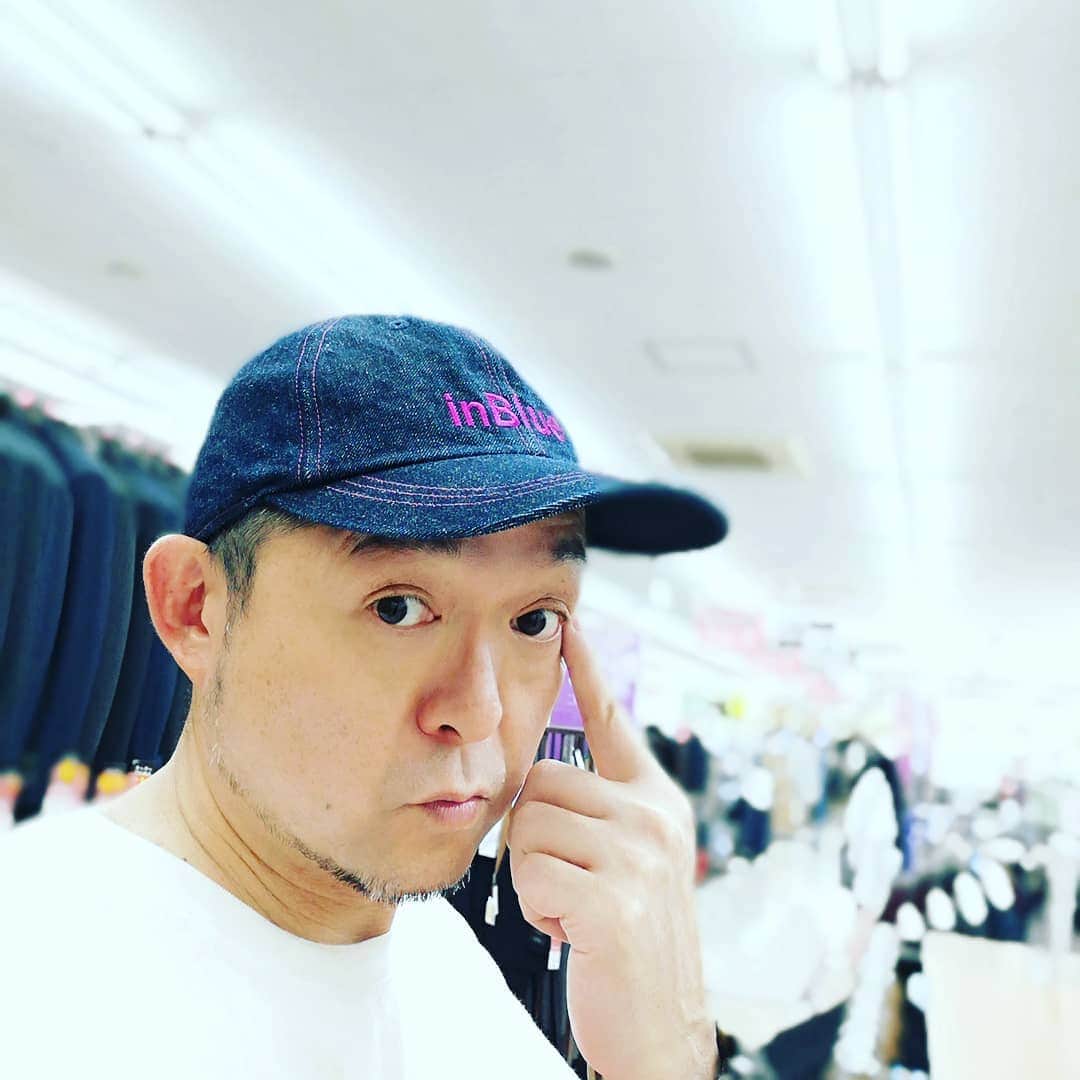 松本隆博のインスタグラム：「。 新婦の父 衣装 で検索した。。 モーニングが正装なんだ！ 普通のスーツではあかん。。 、、今頃買いに来たんだ。。 ここは広島県福山市。。 ヽ(^o^)丿」