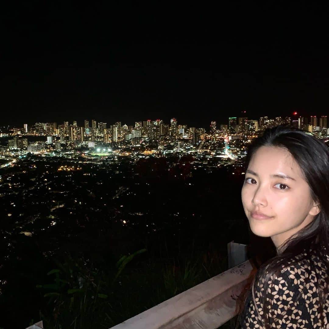 のインスタグラム：「こんにちは コメントで竹富聖花のときから応援してますってたくさん来て嬉しいです🖤 前の事務所辞めてから3年くらいたってるのに覚えててくれてありがとうございます！ 芸名は本名の春花になりました。 改めてこれからも宜しくお願いします🐼」