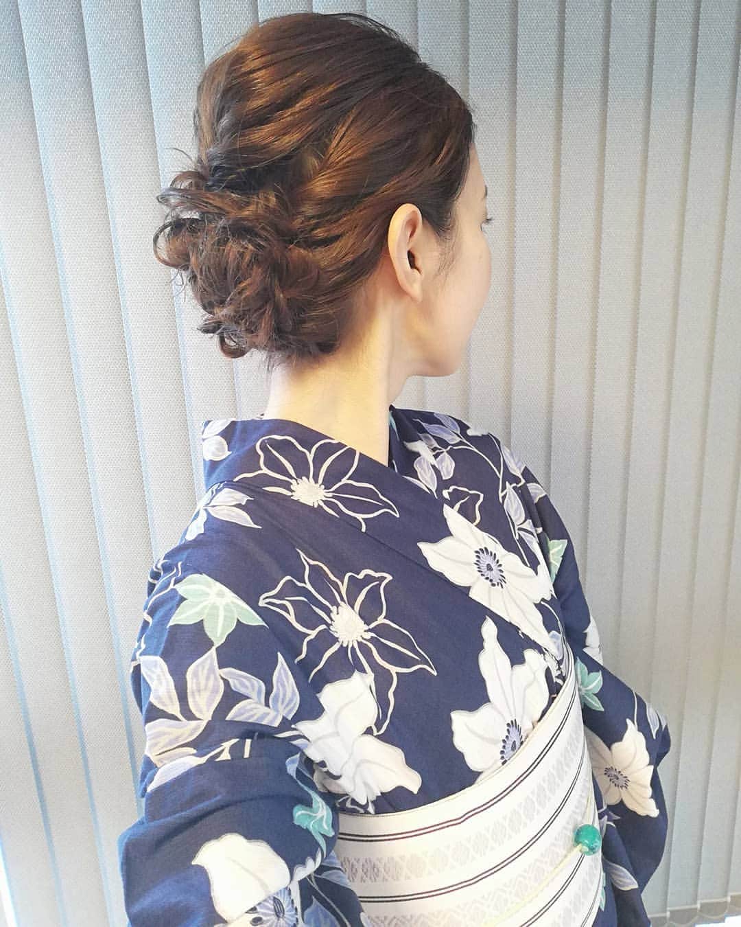 杉山由紀子のインスタグラム：「昨日は夏着物、浴衣の撮影☺️ * いつもお世話になっている、 @himari_kimono さんが神楽坂に新店を✨ * ぜひ着物、浴衣、七五三などに✨ * * * #着物 #浴衣 #夏 #和装 #和 #hair #レンタル #七五三 #おすすめ #神楽坂 #浜松町 #新店 #new #model #杉山由紀子」