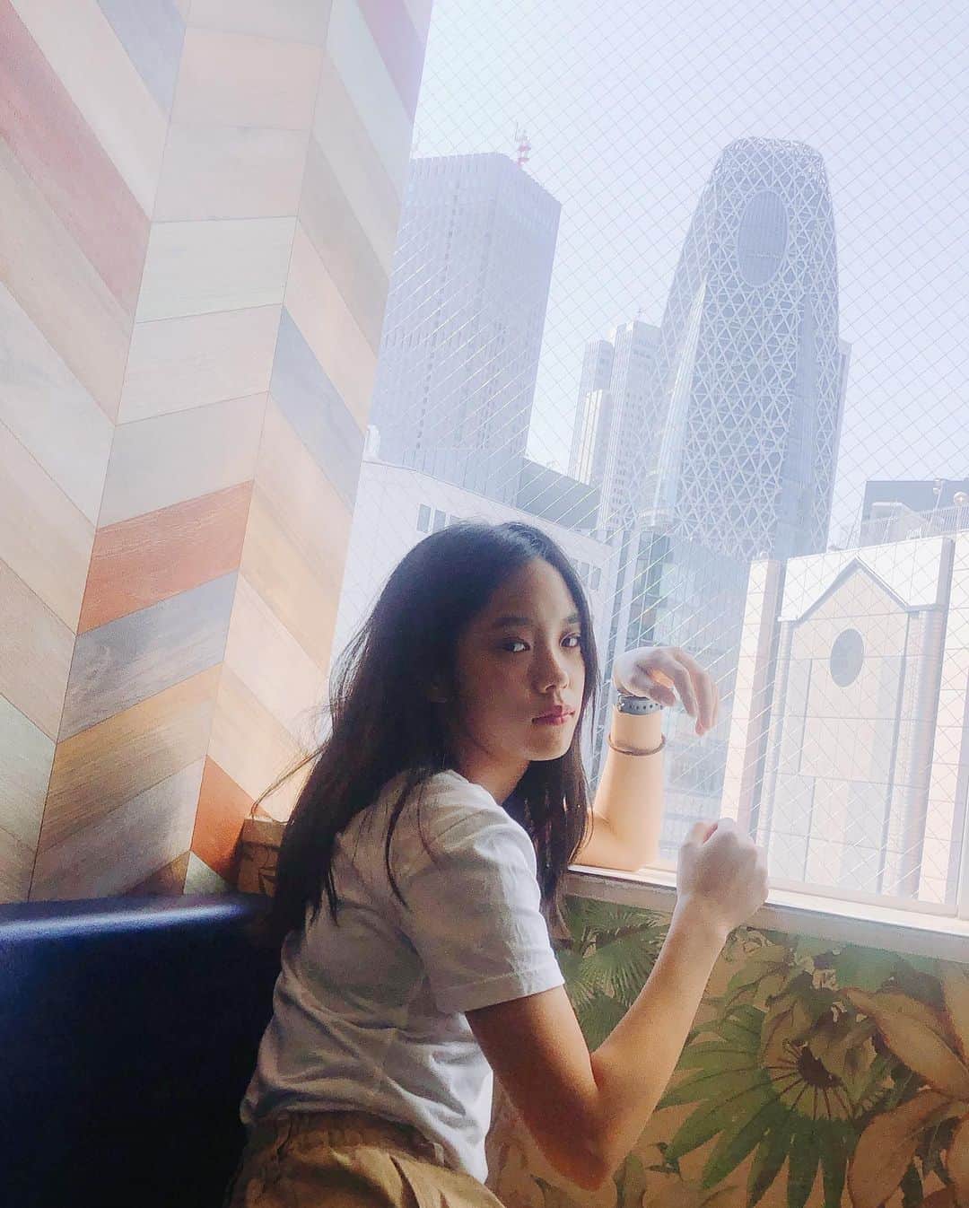 中山来未のインスタグラム：「ほっといて 🤐🤐🤐 みたいな顔」