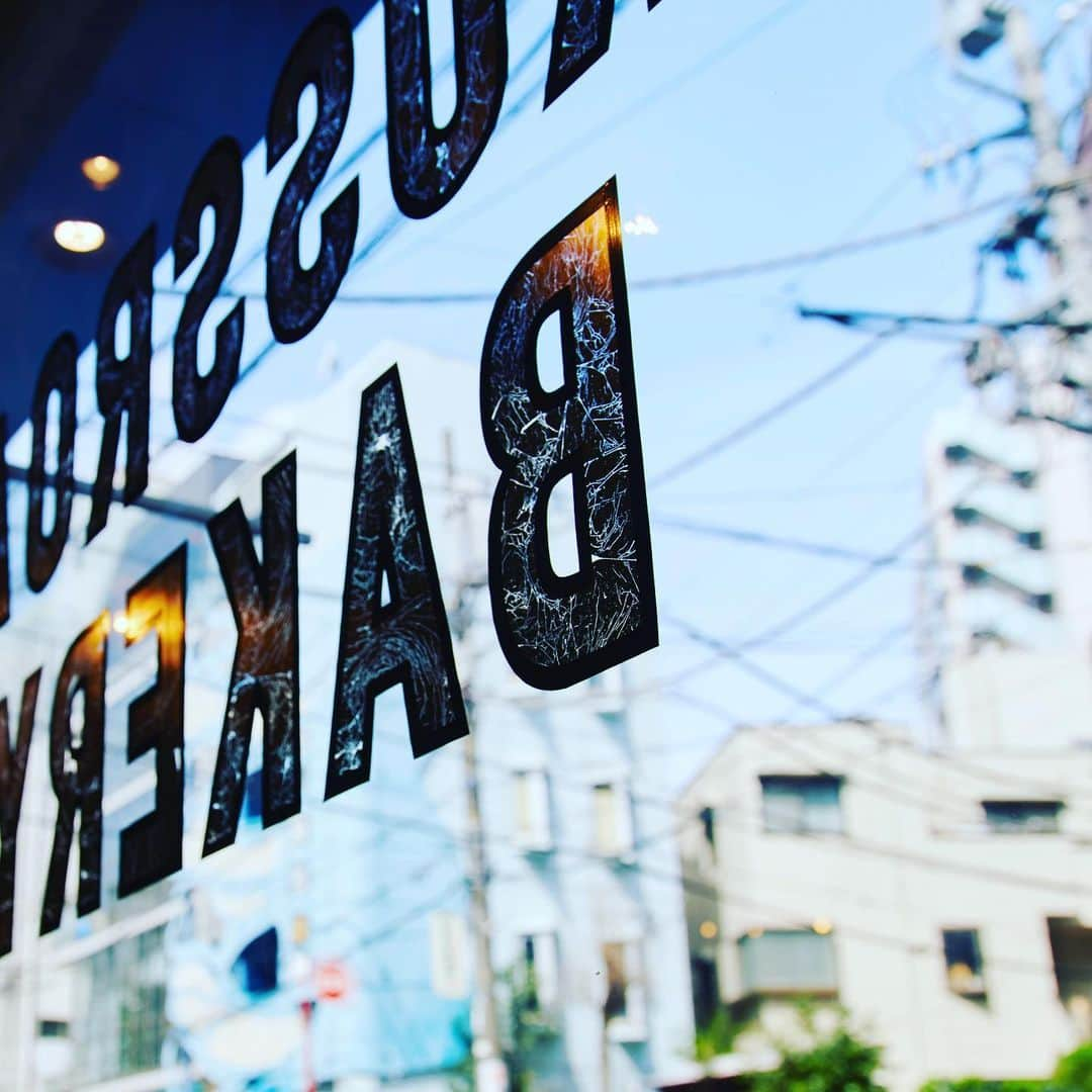 ReFa【MTG公式】さんのインスタグラム写真 - (ReFa【MTG公式】Instagram)「・ ReFa Beauty Trip／ReFa CAXA M1とのめぐり会い1-6＠CROSSROAD BAKERY（クロスロード ベーカリー）／EBISU ・ もっちりとした食感に豊潤な香りのパンは、厳選された国産の小麦だからこそ。 朝から夜まで好きな時間に、好きな場所で楽しめるベーカリーはテイクアウトもおすすめ。 さて、次は代官山ログロードまで行ってみよう。 ・ ・ ・ #ベーカリー女子 #パン好き #カッサ #スキンケア #フェイスケア #美容部 #仲間入りリファ #ReFaのある生活 #ReFa #リファ #恵比寿映え #恵比寿カフェ #恵比寿カフェ巡り #きれいな人 #旅スタグラム #パワースポットめぐり #国内旅行 #ReFaBeautyTrip #ReFaLife #大人旅 #大人美容 #いつでもリファ #どこでもリファ」5月17日 15時56分 - refa_mtg