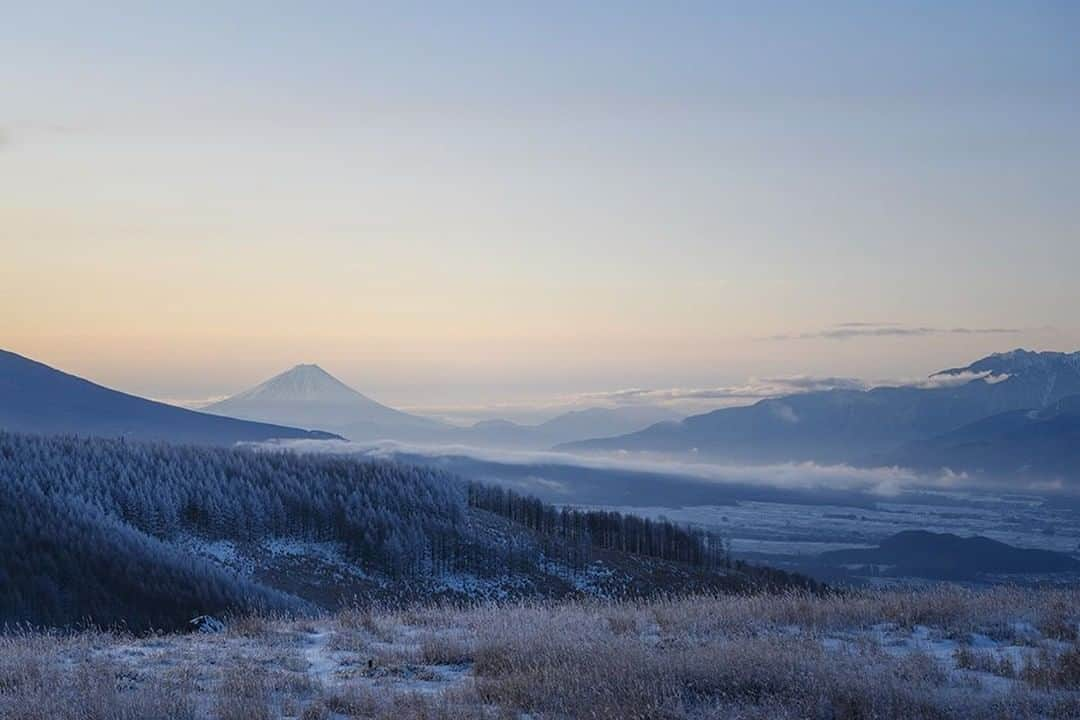 ニコンイメージングジャパン公式さんのインスタグラム写真 - (ニコンイメージングジャパン公式Instagram)「「Nikon Z series USER'S GALLERY」のご紹介⠀ .⠀ 「Nikon Z series USER'S GALLERY」では、Nikon Zシリーズで表現した、東京カメラ部メンバー5名の作品を公開中です。「ニコン Z マウントシステム」の実力を存分に活かした魅力溢れる作品をぜひご覧ください。⠀ .⠀ 「Nikon Z series USER'S GALLERY」⠀ https://nikkor.tokyocameraclub.com/z_users_gallery/⠀ .⠀ 撮影：石田卓士（東京カメラ部10選）⠀ 撮影機材：ニコン Z 7 + NIKKOR Z 24-70mm f/4 S⠀ .⠀ #Zマウント #ニコンZシリーズ #ニコンフルサイズミラーレス #Zマウントシステム #フルサイズ #NIKKOR #ニッコール⠀ #ニコン #nikon #一眼 #カメラ #camera #nikon📷  #nofilter #nikonlove #nikonZ7 #Z7 #風景 #山」5月17日 16時01分 - nikonjp