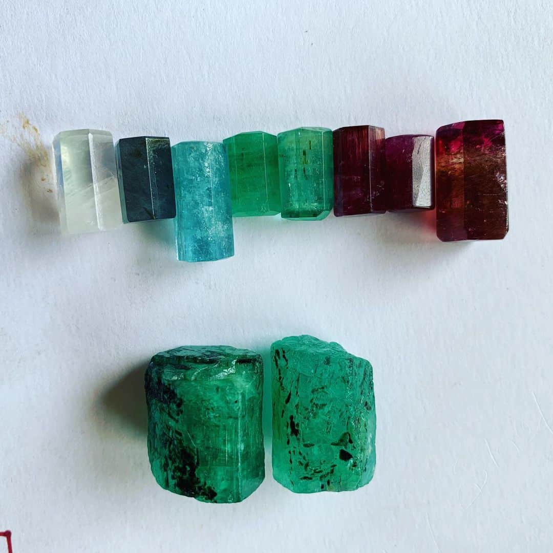 ジェイドジャガーさんのインスタグラム写真 - (ジェイドジャガーInstagram)「Just a few bits #tourmaline #emerald #aqua #moonstone #jadejaggerjewellery」5月17日 16時16分 - jadejezebeljagger