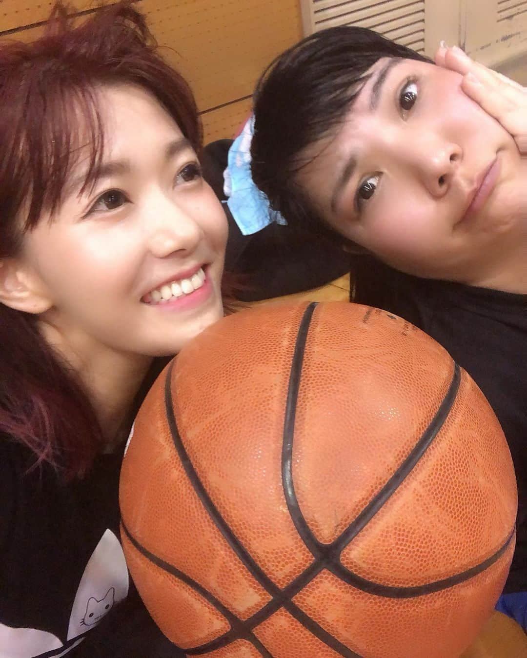 夏奈子さんのインスタグラム写真 - (夏奈子Instagram)「みーかーと 汗だくバスケ⛹️‍♀️🏀 最高！ シュート率あげたい、、、 #バスケ #楽しい #桜木花道 推し #宮城リョータ も好き。」5月17日 16時17分 - chankana0609