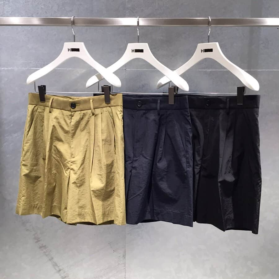 H BEAUTY&YOUTHさんのインスタグラム写真 - (H BEAUTY&YOUTHInstagram)「＜H BEAUTY&YOUTH＞ cotton nylon 2pleats shorts ¥18,000-(+tax)  #H_beautyandyouth @h_beautyandyouth  #BEAUTYANDYOUTH #Unitedarrows」5月17日 16時30分 - h_beautyandyouth