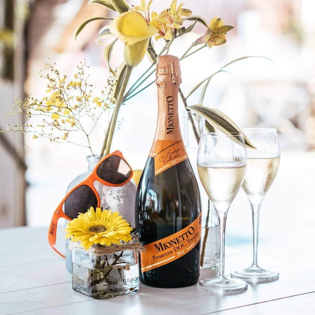 Mionetto Prosecco Suomiさんのインスタグラム写真 - (Mionetto Prosecco SuomiInstagram)「🍾 Poks! Poks! Poks!🥂 #kuplivamionetto」5月17日 16時37分 - mionettoproseccofinland