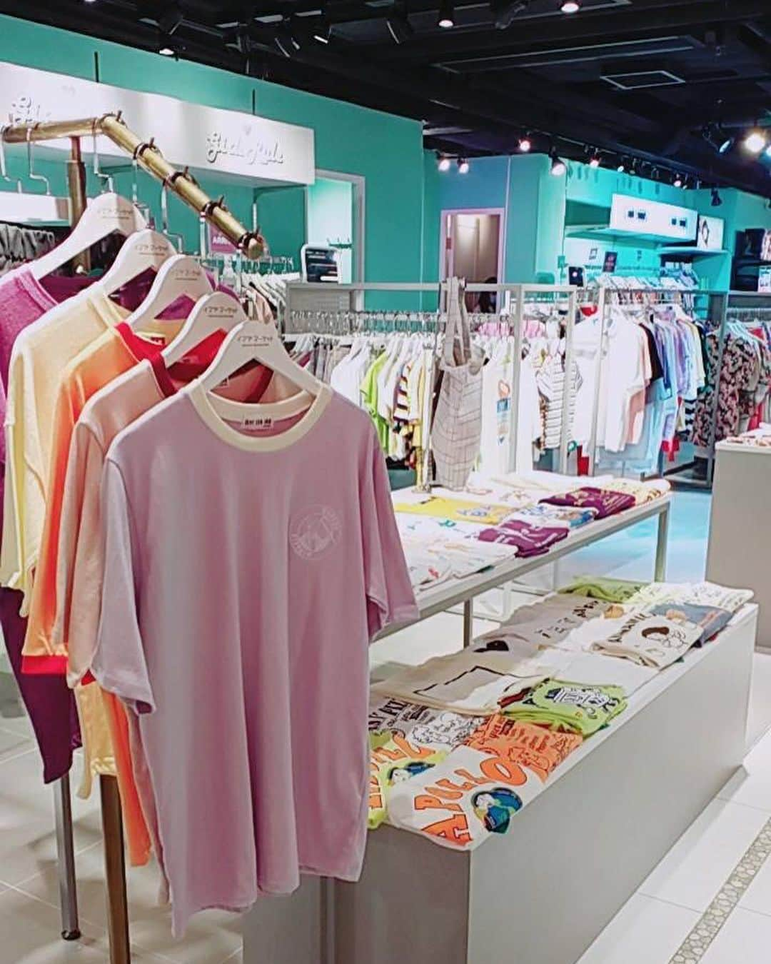 ガールズルールさんのインスタグラム写真 - (ガールズルールInstagram)「GirlsRule 的新商品已經在SHIBUYA109 Selected Store 上架啦！  歡迎大家到店選購  SHIBUYA109 Shop 3002, L3, Gateway Arcade, Harbour City, Tsim Sha Tsui, KLN, HK  #SHIBUYA109HK #韓國時尚 #韓國 #韓國服裝 #韓國潮流 #韓範 #在香港 #服裝網站 #韓流」5月17日 16時46分 - girlsrule_official