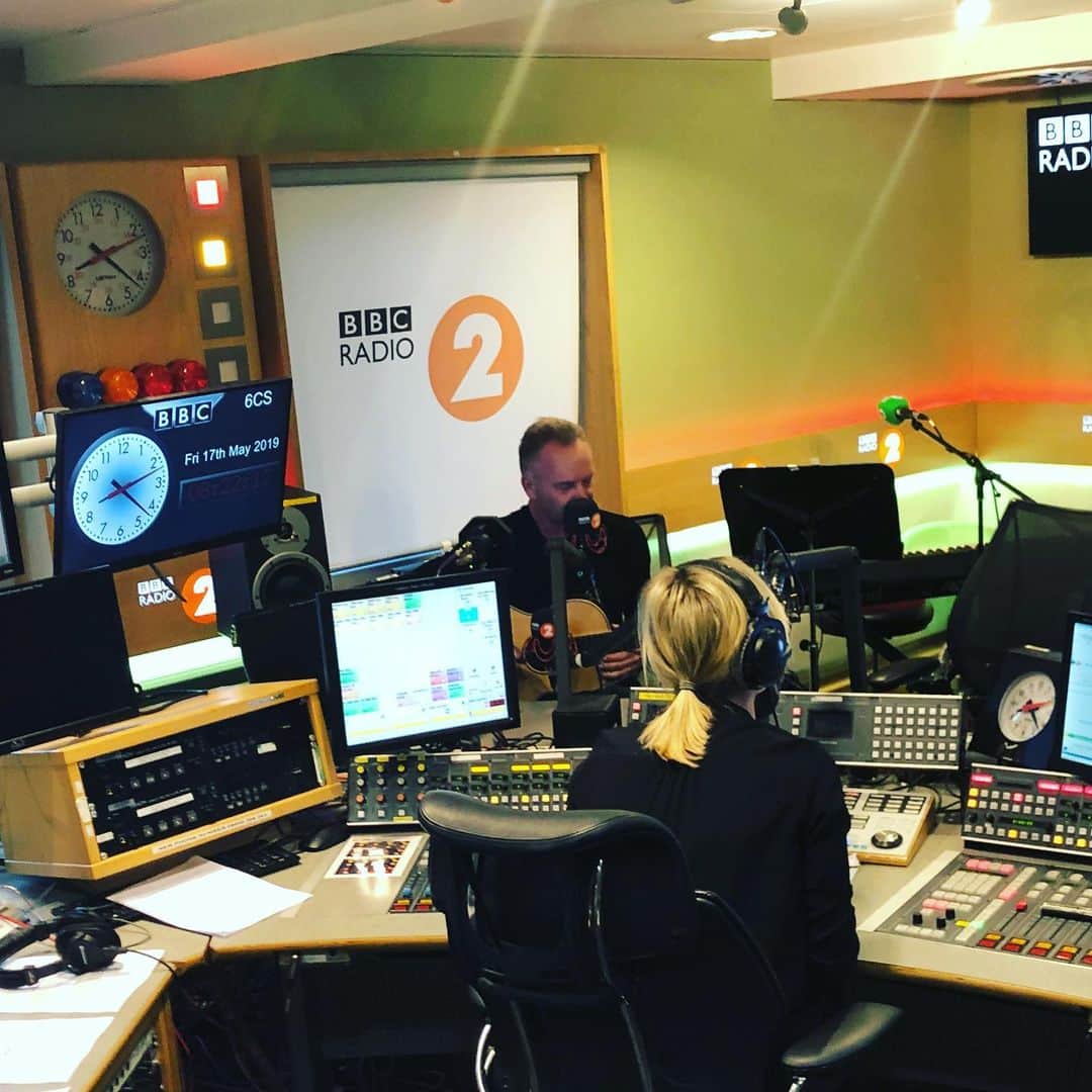 スティングさんのインスタグラム写真 - (スティングInstagram)「Playing some tunes on @bbcradio2 with @zoetheball #MySongs」5月17日 16時53分 - theofficialsting