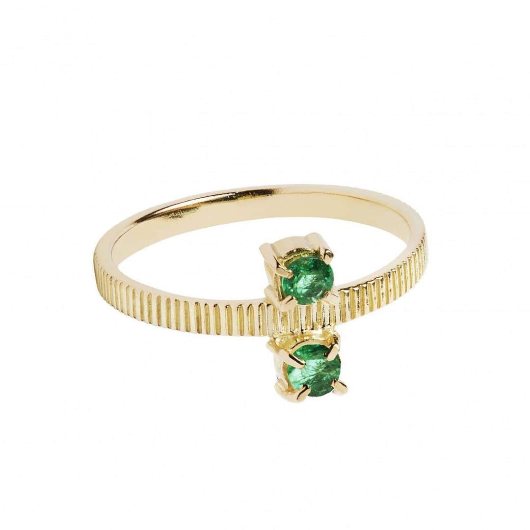 カレ ジュエリーさんのインスタグラム写真 - (カレ ジュエリーInstagram)「18 karat Gem Candy rings set with Emerald and a Opal. It is said about the Emerald, that if placed under the tongue, it can make you see into the future🔮 #carrejewellery」5月17日 16時54分 - carrejewellery