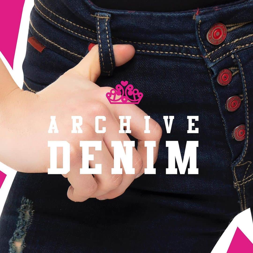 のインスタグラム：「Our Archive Denim collection is now available on our store, shop the jeans that made the history of Fornarina! #fornarina #90svibes #stayup #denim #archive」
