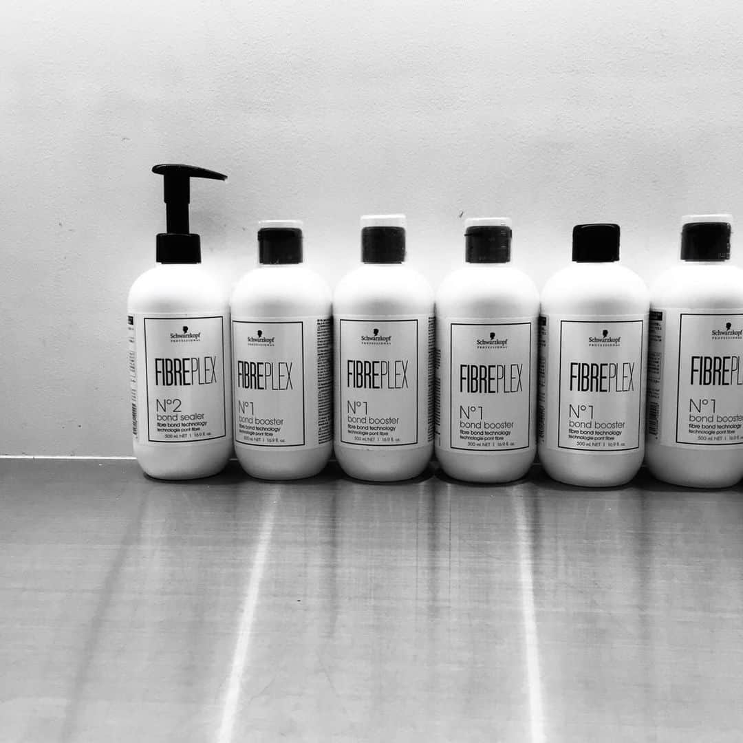 Schwarzkopf Professional Japanさんのインスタグラム写真 - (Schwarzkopf Professional JapanInstagram)「#fibreplex #ファイバープレックス #ブリーチ #ケアブリーチ #シュワルツコフ #schwarzkopf #schwarzkopfprofessional」5月17日 17時07分 - schwarzkopfjapan