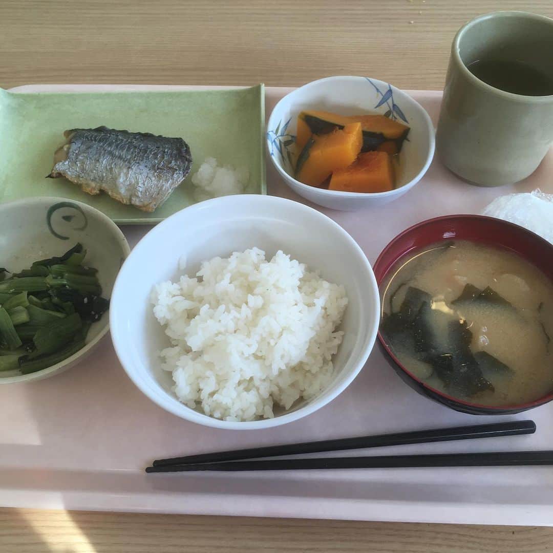青木俊直さんのインスタグラム写真 - (青木俊直Instagram)「惣菜半額とはいえこれで300円しないなんてコスパすごい。オレの大学時代より安い！」5月17日 17時12分 - aoki818