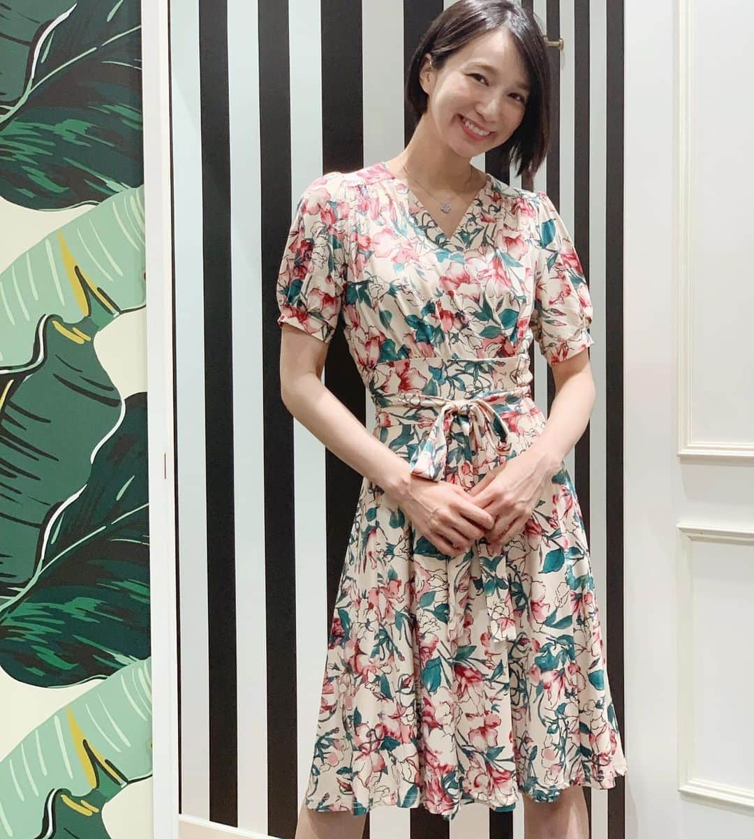 デュラスさんのインスタグラム写真 - (デュラスInstagram)「元SDN48で女優の芹那さんがDURAS SHIBUYA109店に遊びに来てくれました✨ . 芹那さん着用のワンピースはヴィンテージフラワー柄が大人っぽい印象に🌷ウエストリボンでスタイルアップも叶います❣️ ——————————————————— ☑︎フラワーラップワンピース ¥8,500(+TAX) ——————————————————— . #duras #デュラス #duras_official #coordinate #fashion #instafashion #ootd #newarrival #new #dress #followme #lady #lace #ワンピース #モテ服 #大人カジュアル #大人可愛い #オリジナル #デートコーデ #love #sdn #芹那」5月17日 17時25分 - duras_official