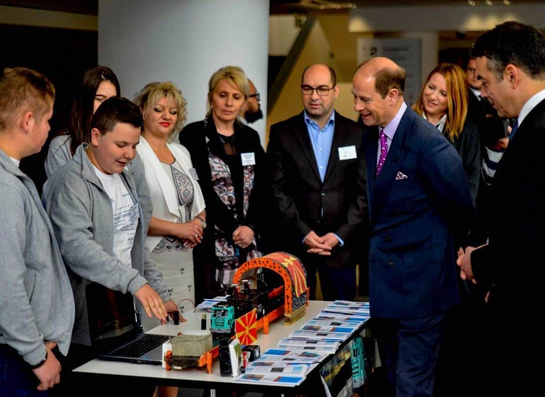 ロイヤル・ファミリーさんのインスタグラム写真 - (ロイヤル・ファミリーInstagram)「The Earl of Wessex visits a pre-school in North Macedonia, to see how a @unicef programme is helping to enhance early childhood development and promote inclusive behaviour at a primary school age #RoyalVisitNorthMacedonia 🇲🇰 HRH has undertaken a series of engagements highlighting the strong relationship the UK has with the country. Swipe 👉  to see The Earl meeting the President of North Macedonia, Stevo Pendarovski, and images from an event with young people working on sustainable solutions for urban planning, fashion and biodiversity.」5月17日 17時38分 - theroyalfamily