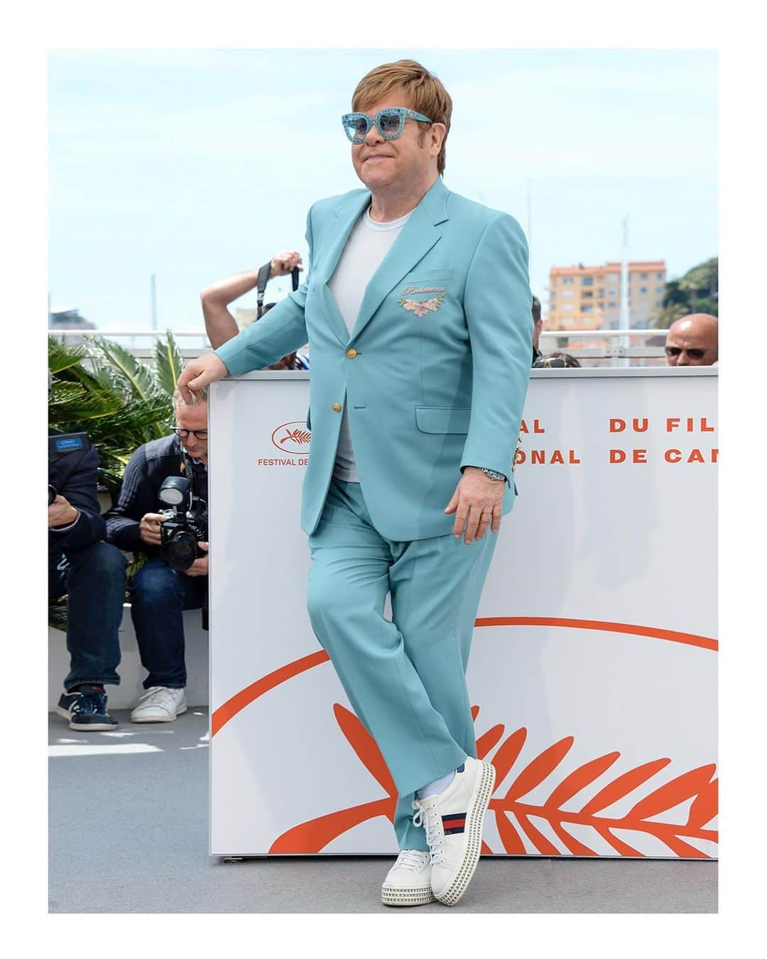 グッチさんのインスタグラム写真 - (グッチInstagram)「Sir @eltonjohn wore a custom #Gucci two-button notch lapel suit with ‘Rocketman’ and floral embroidery detail, #GucciAce sneakers with crystals and acetate sunglasses with stars to the @rocketmanmovie photocall during the 72nd @festivaldecannes. #Cannes2019 @alessandro_michele #AlessandroMichele #GucciEltonJohn #NeverOrdinary #Rocketman #GucciEyewear」5月17日 17時41分 - gucci