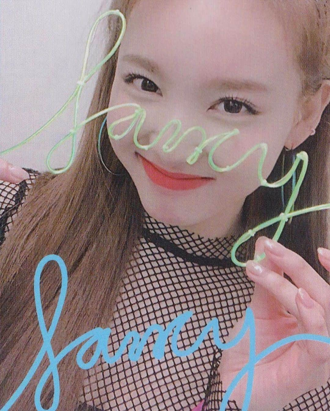 ナヨンさんのインスタグラム写真 - (ナヨンInstagram)「🐰 [SCAN] Fancy You album cards #TWICE #트와이스 #NAYEON #나연 © Ztothek」5月17日 17時47分 - twicenayeon