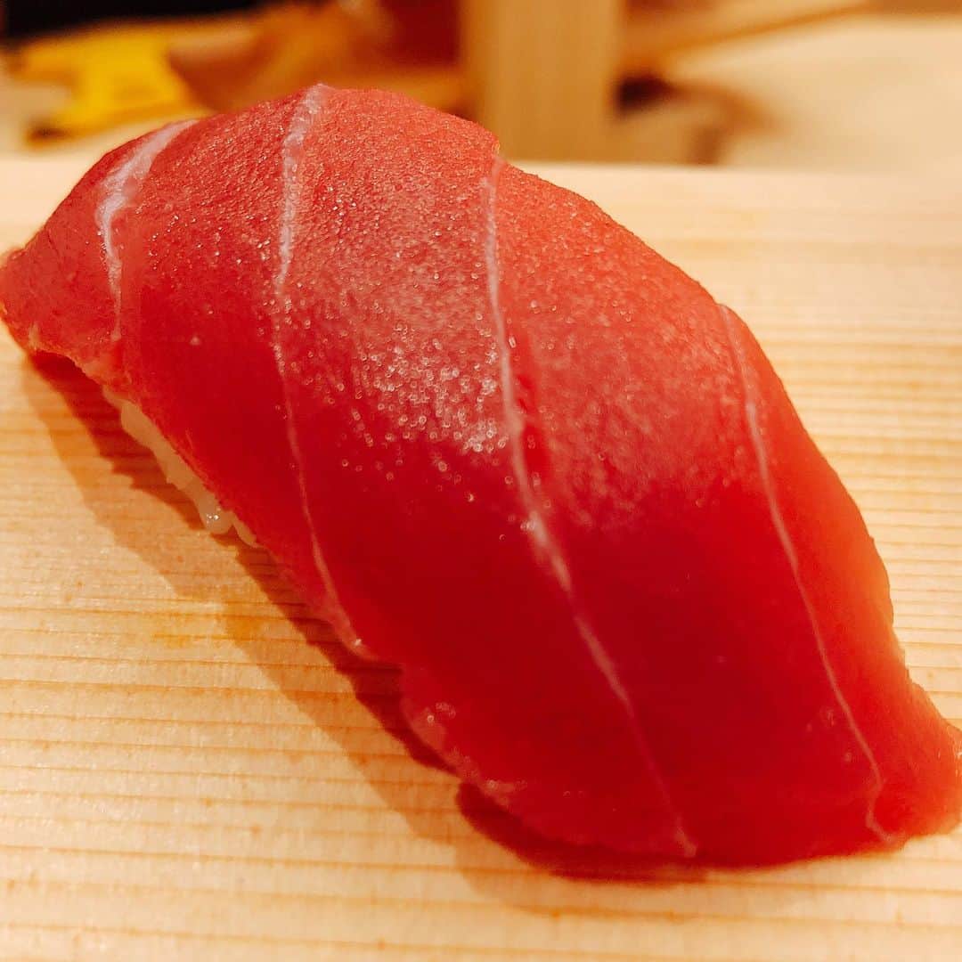 桐生真弥のインスタグラム：「SUSHI  #SUSHI #sushi🍣  #sushitime🍣  #すし #寿司 #シースー  #SUSHI食べたい」
