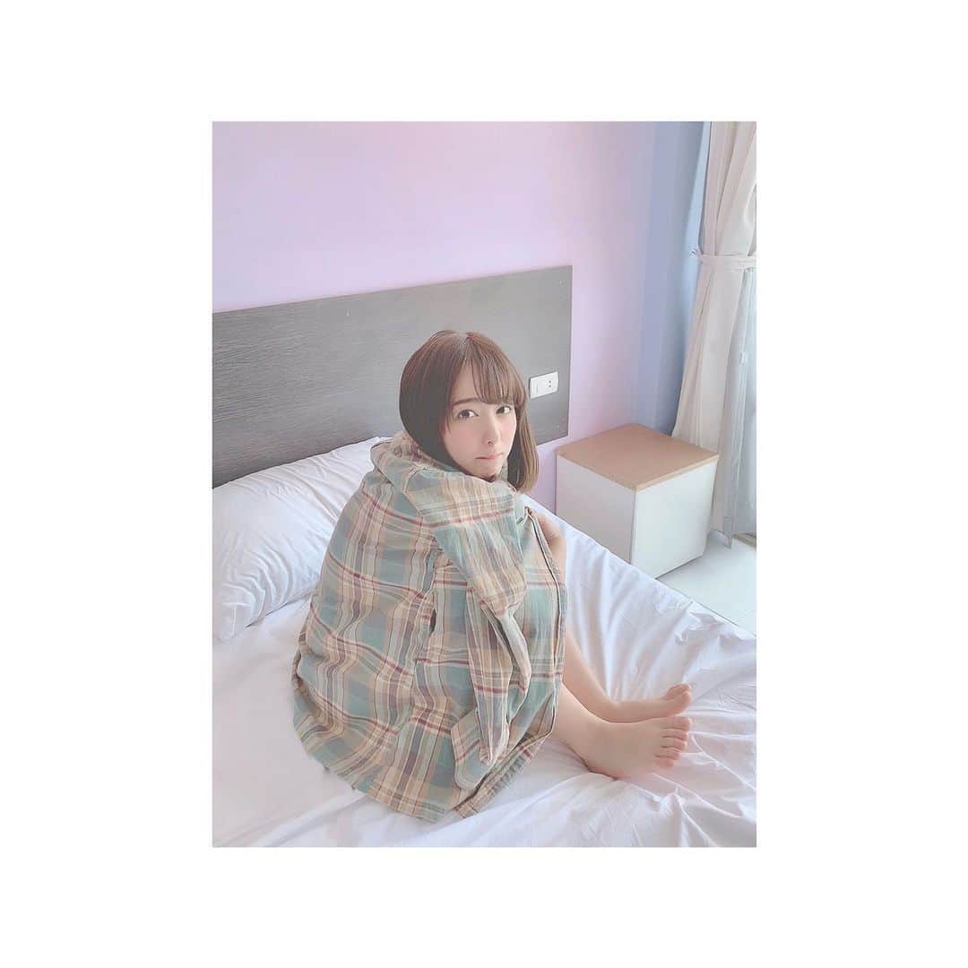 前田美里のインスタグラム：「新作DVDは7月20日。🎥 . ラインコミュニケーションズさんより発売です👗💭 .  前作よりパワーアップしてるかな！？ お楽しみ。 気づいたらもう7作目にはいりました。 . https://tokyolily.jp/products/detail.php?product_id=17984  東京lilyさんにて予約受付はじまってます☺️ . #グラビア #撮影 #DVD #タイ #🇹🇭 #thailand #pattaya #pataya #gravure  #japanesegirl #instagood #ファインダー越しの私の世界」