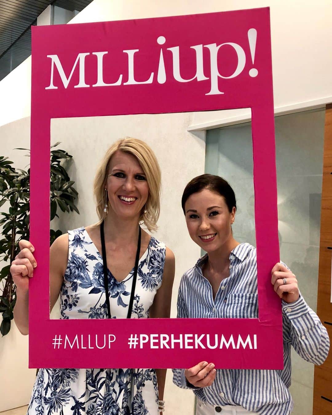のインスタグラム：「Kiitos @mll.up eilisestä, sydämessä hyvä lämmin fiilis siitä miten suuri porukka kerääntyi yhteen hyvän asian puolesta.🙏🏼 Näin kesälomien lähestyessä onkin hyvä muistaa, että joillekin lapsille kesälomat saattavat olla yksinäistä aikaa. MLL tekee päivittäin töitä lasten, nuorten ja perheiden hyväksi, sekä sen eteen, että jokaisella lapsella olis mahdollisuus hyvään lapsuuteen. Lahjoita säkin..? Tai lahjoita tärkeälle aikaasi, se on rahaa tärkeämpää.❤️ Linkki lahjoitukseen storyssä, tai osoitteessa mll.fi. . . . #mllup #perhekummi #mll #mannerheiminlastensuojeluliitto  #kaarinak #lexington」