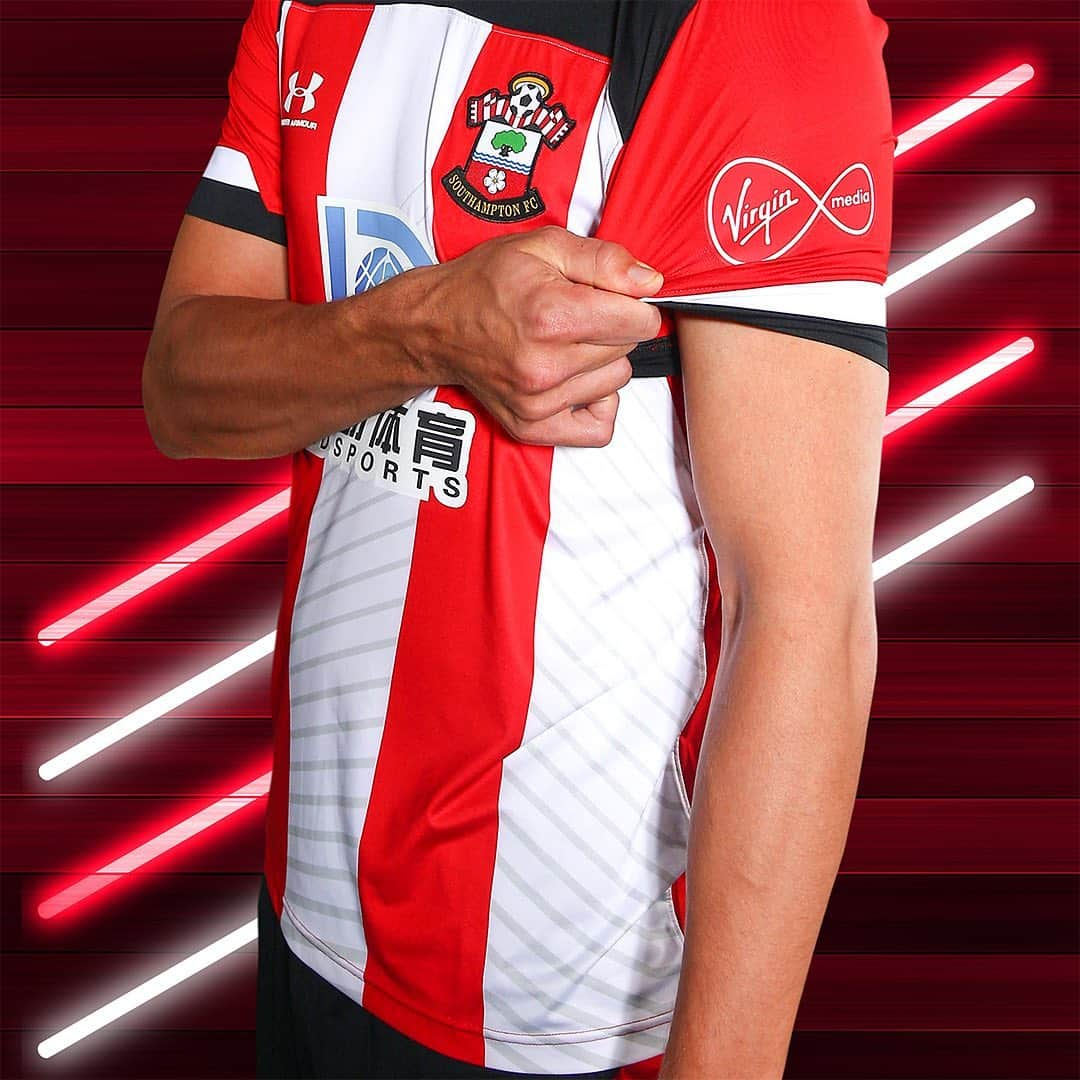 サウサンプトンFCさんのインスタグラム写真 - (サウサンプトンFCInstagram)「Introducing #SaintsFC’s new 2019/20 home kit! ❤️」5月17日 18時17分 - southamptonfc