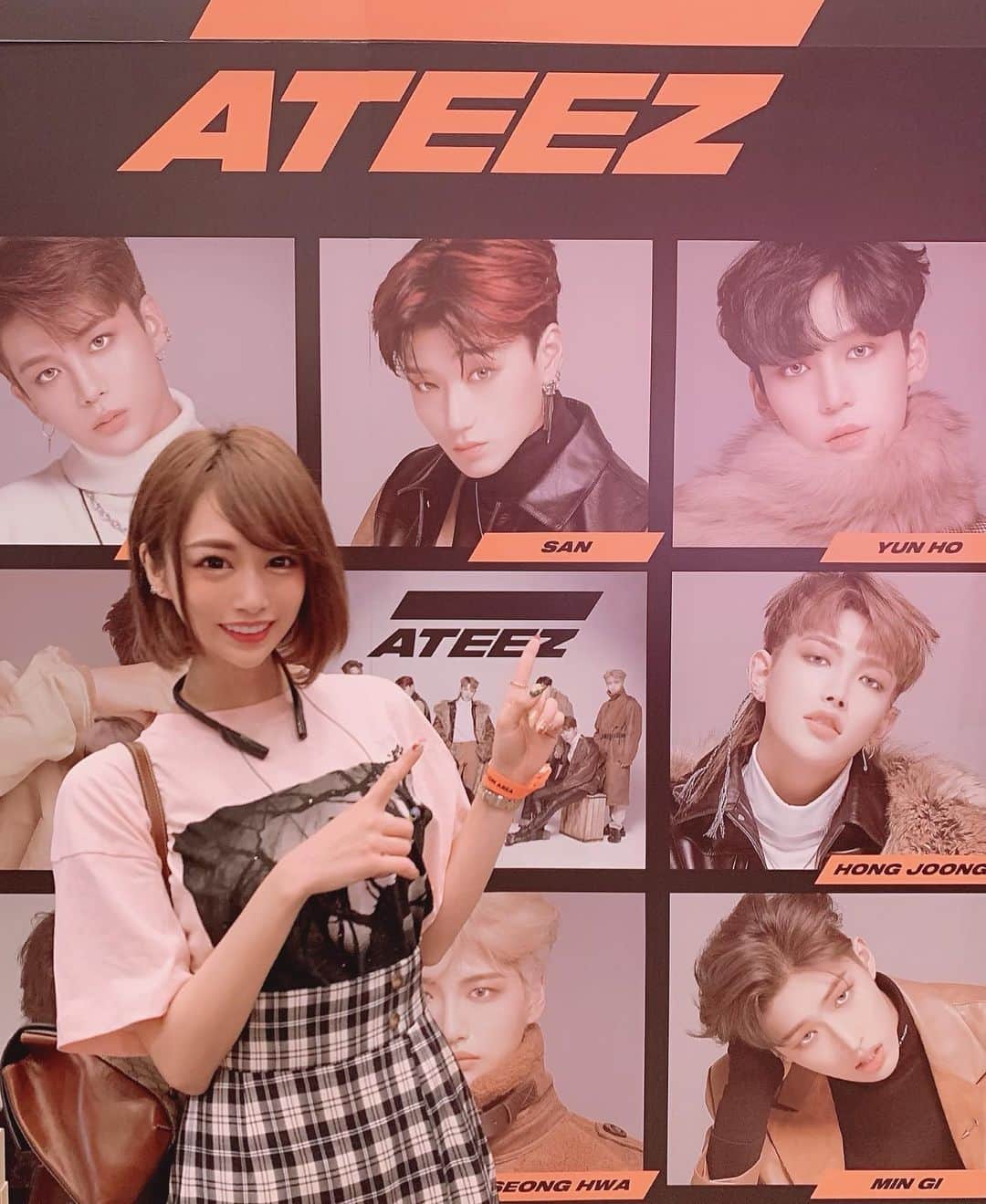 のインスタグラム：「KCONなう🙆‍♀️ 初来日のエイティーズを発見🥰❣️ これからブームになりそう👀注目❤️ ． #kcon  #kcon2019japan #ateez #エイティーズ #幕張メッセ #フェス #韓流」