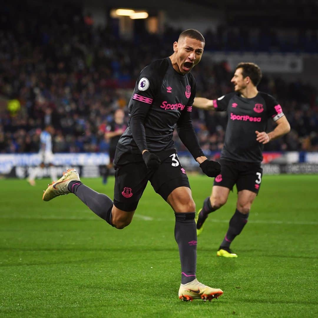 エヴァートンFCさんのインスタグラム写真 - (エヴァートンFCInstagram)「A first season to remember - and just the beginning... 💙🇧🇷🐦 • • • #richarlison #everton #efc #coyb #blues #toffees #nsno #goodisonpark #premierleague #pl #celebration #pru #pigeon #pombo #dançadopombo #brazil #brasil #cbf #selecao #seleçãobrasileira」5月17日 18時20分 - everton