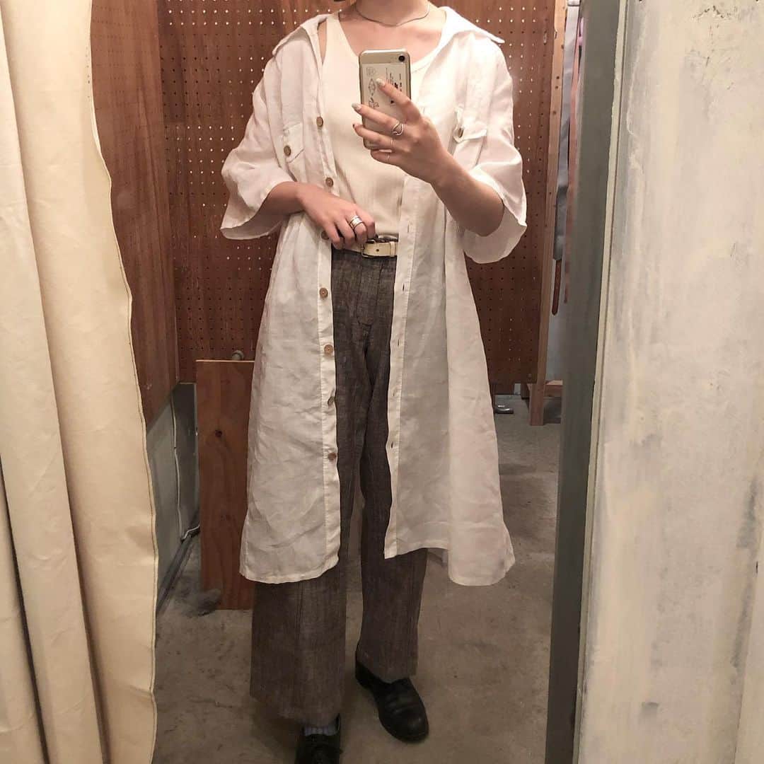 TheSunGoesDownさんのインスタグラム写真 - (TheSunGoesDownInstagram)「【TSGD 1st】@ Shibuya  staff styling :156cm  Linen shirt dress 大きめのサイズで、袖のシルエットが脱力感のある1枚です。 羽織としてもお使いいただけます🕊  #tsgd #thesungoesdowntokyo  #vintage #fashion #vintagefashion #vintageclothing #Eurovintage  #usavintage #coordinate#コーディネート#shibuya#渋谷 #下北沢 #学芸大学 #古着屋 #古着 #大人古着 #東京古着屋#渋谷古着屋 #下北沢古着屋 #学芸大学古着屋」5月17日 18時20分 - tsgd_tokyo