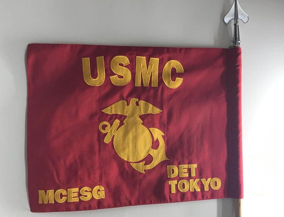アメリカ大使館さんのインスタグラム写真 - (アメリカ大使館Instagram)「これなんだかわかりますか⁉️ 大使館の海兵隊が作っている在東京アメリカ大使館のメダルなんです🎖 デザインも、マリーン(海兵隊)のメンバーで考えているんだそう。結構重い本格的なメダルなんですよ🎖 . #us #usa #america #marines #medal #original #usjapanalliance #japan #flag #embassy #tokyo #design #アメリカ #大使館 #海兵隊 #日本 #東京 #オリジナル #デザイン #国旗 #starsandstripes」5月17日 18時23分 - usembassytokyo